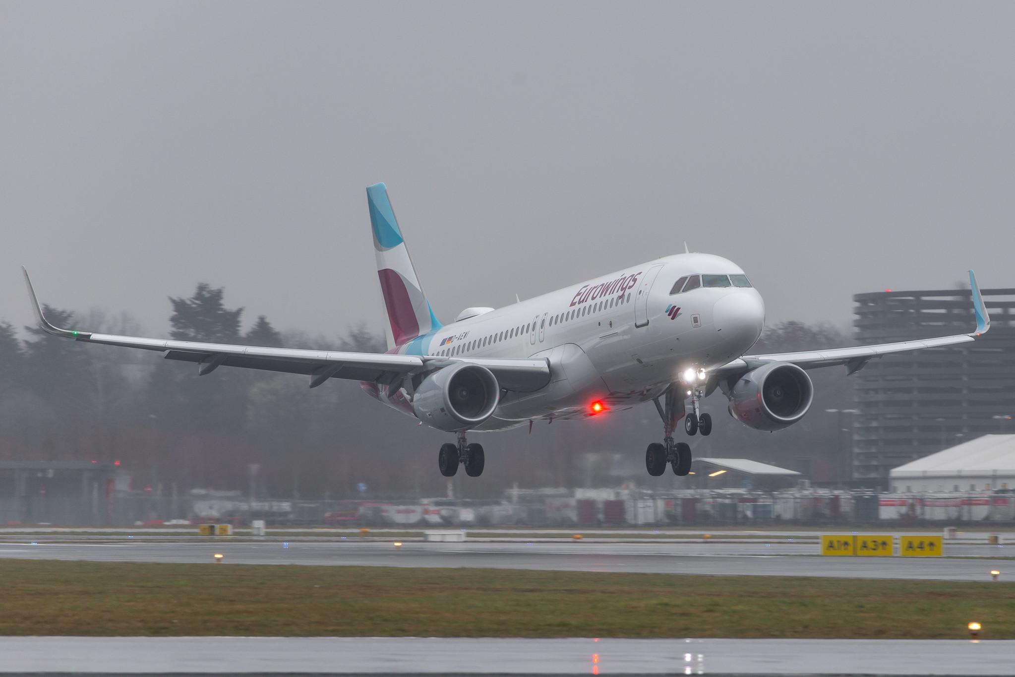 Hamburg Airport Apron: Eurowings (EW / EWG) |  Airbus A320-214 A320 | D-AEWI | MSN 7210