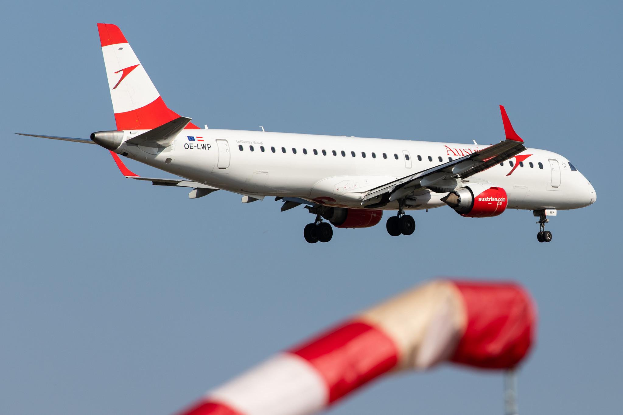 Frankfurt Airport: Austrian Airlines (OS / AUA) |  Embraer E195LR E195 | OE-LWP | MSN 19000558