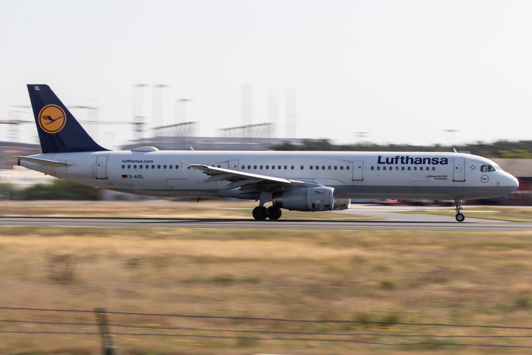 Frankfurt Airport: Lufthansa (LH / DLH) |  Airbus A321-231 A321 | D-AIDL | MSN 4881
