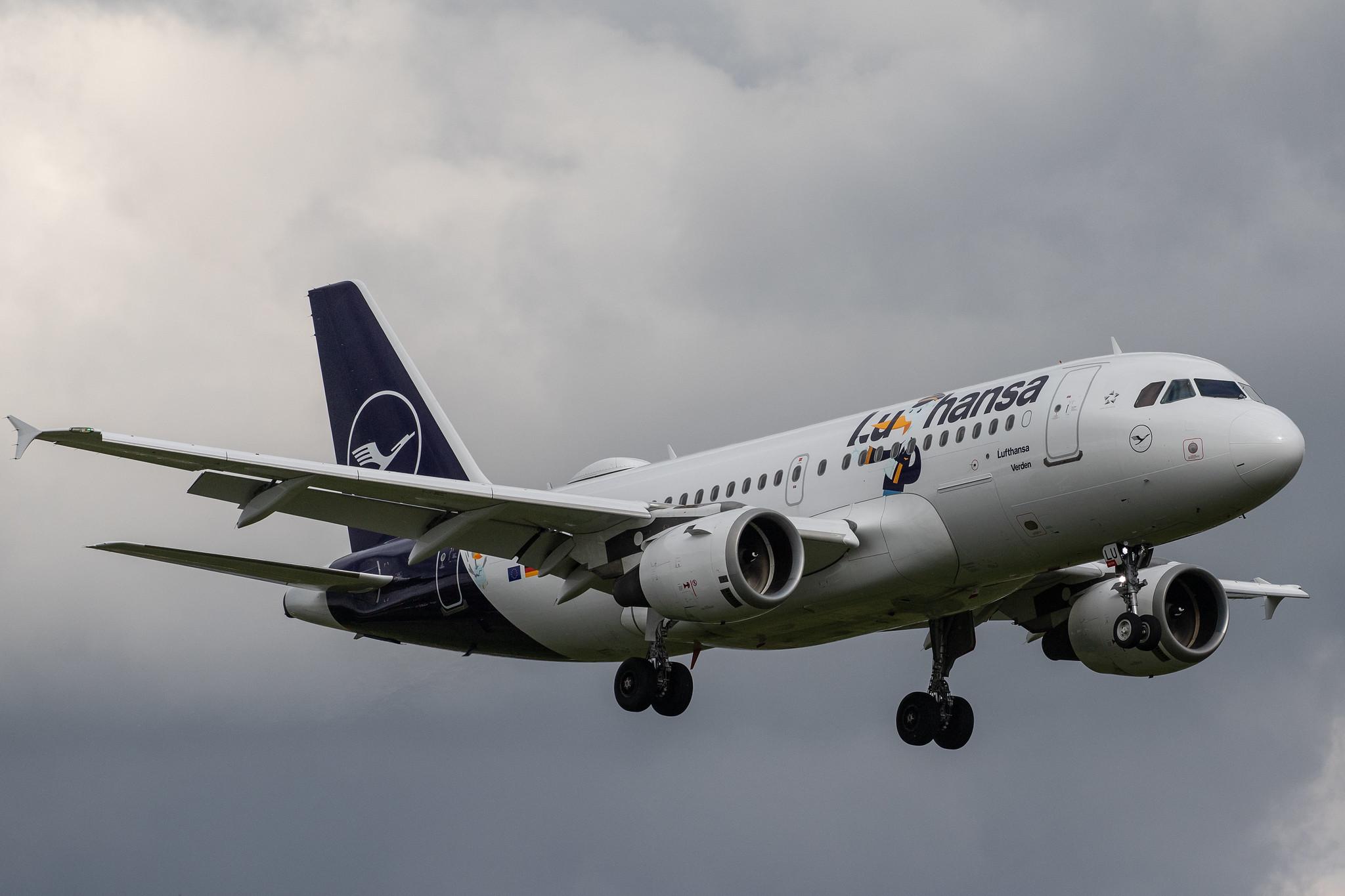 Hamburg Airport: Lufthansa (LH / DLH) |  Livery: Lu Sticker |  Airbus A319-114 A319 | D-AILU | MSN 0744