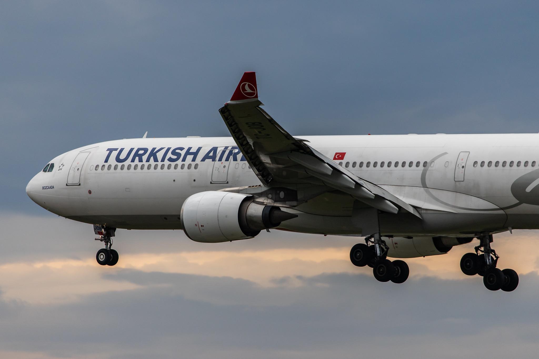 Frankfurt Airport: Turkish Airlines (TK / THY) |  Airbus A330-303 A333 | TC-JOB | MSN 1514