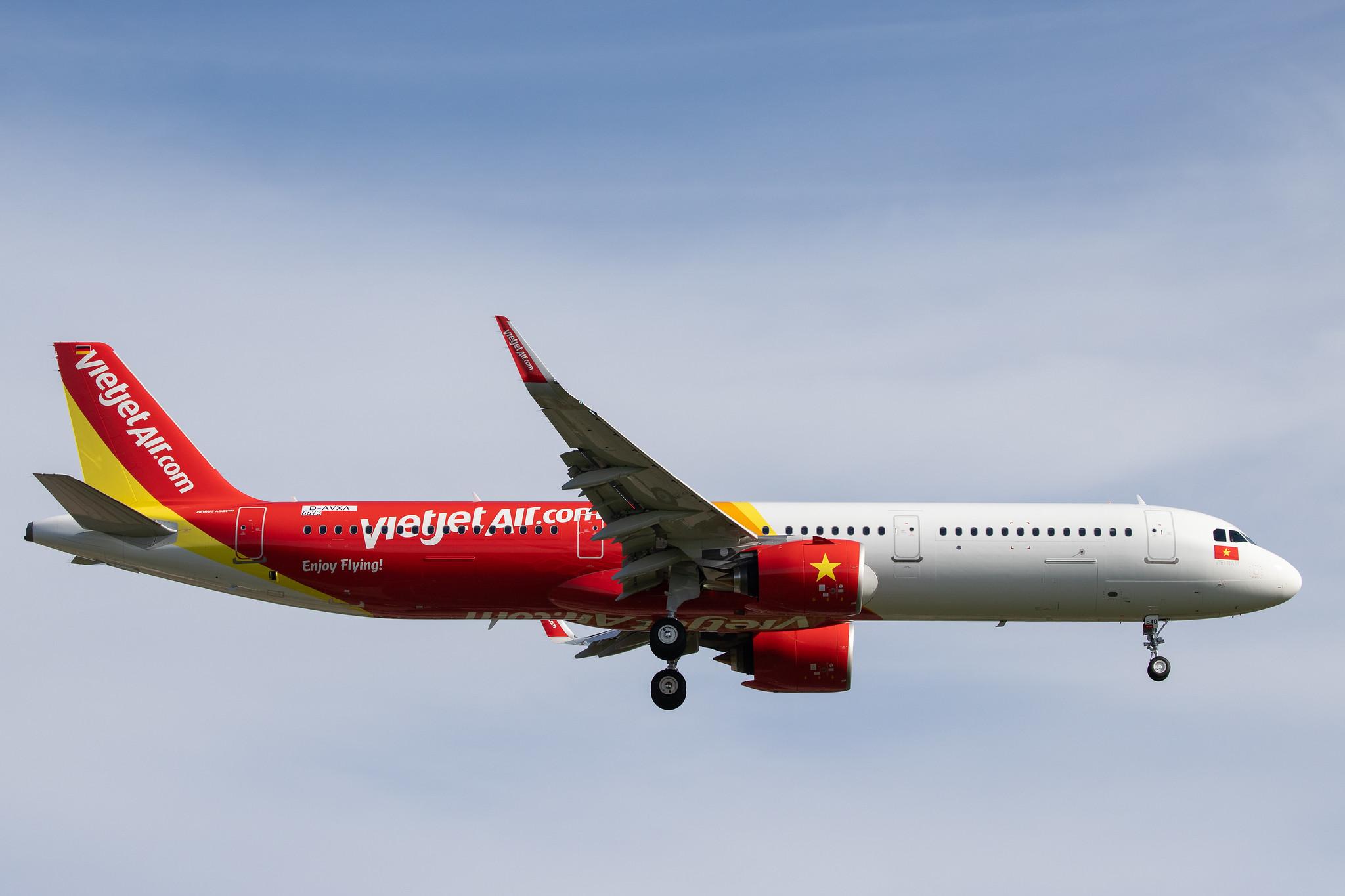 Hamburg Airport: Airbus (/ AIB) |  Airbus A321-271N A21N | D-AVXA | MSN 6673 | Future: VietjetAir.com