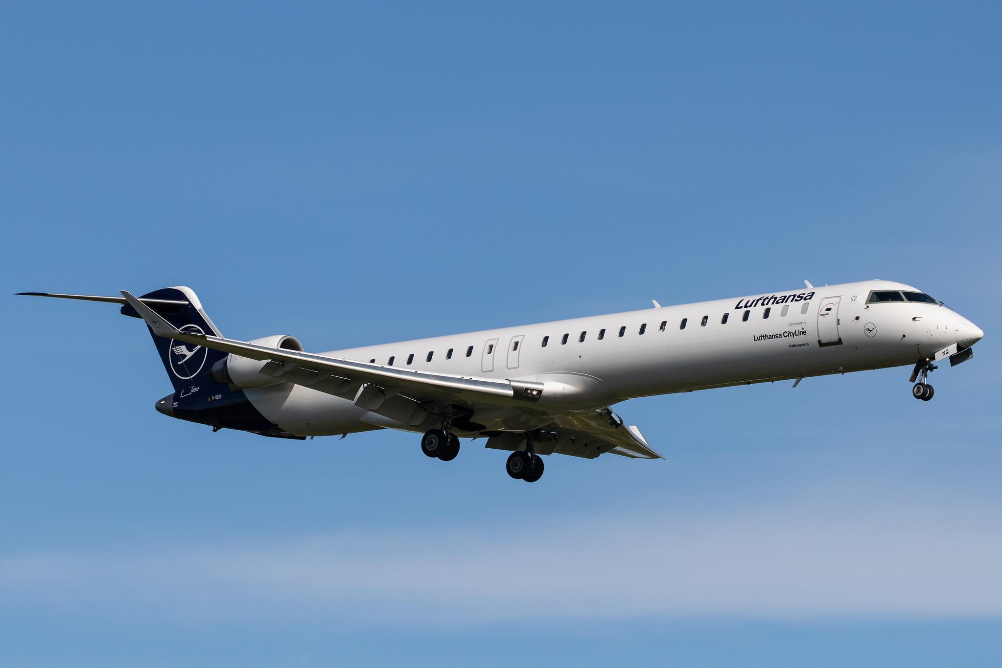 Hamburg Airport: Lufthansa (LH / DLH) | Operator: Lufthansa CityLine |  Bombardier CRJ-900LR CRJ9 | D-ACNQ | MSN 15260
