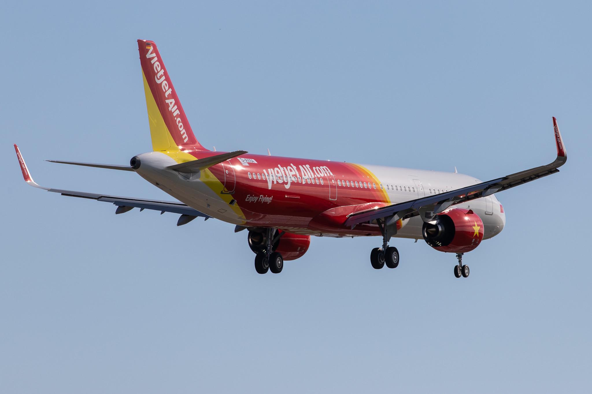 Hamburg Airport: Airbus (/ AIB) |  Airbus A321-271N A21N | D-AVXA | MSN 6673 | Future: VietjetAir.com