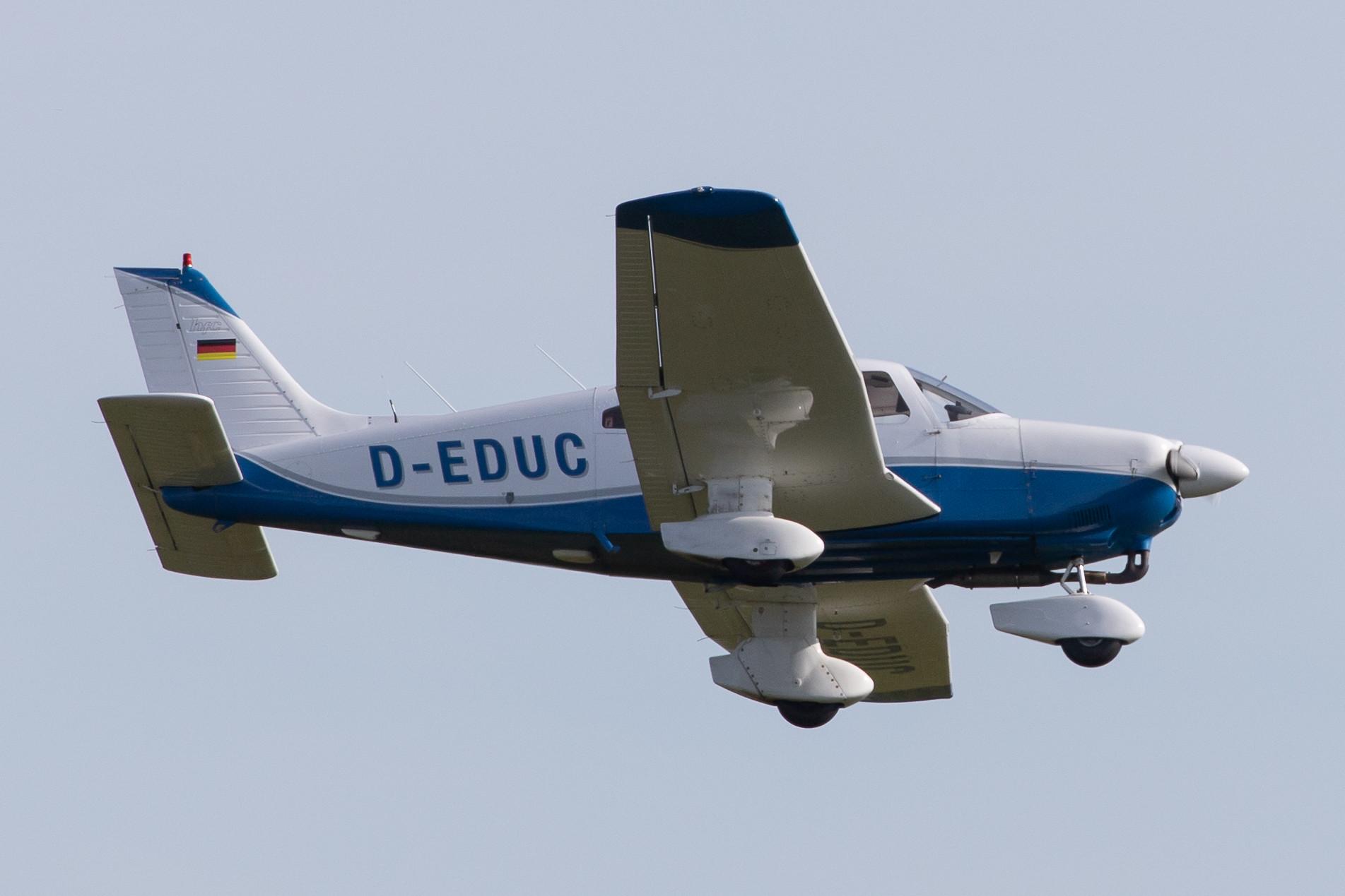 Hamburg Airport: Private owner |  Piper PA28-181 Archer II P28A | D-EDUC | MSN 2890170