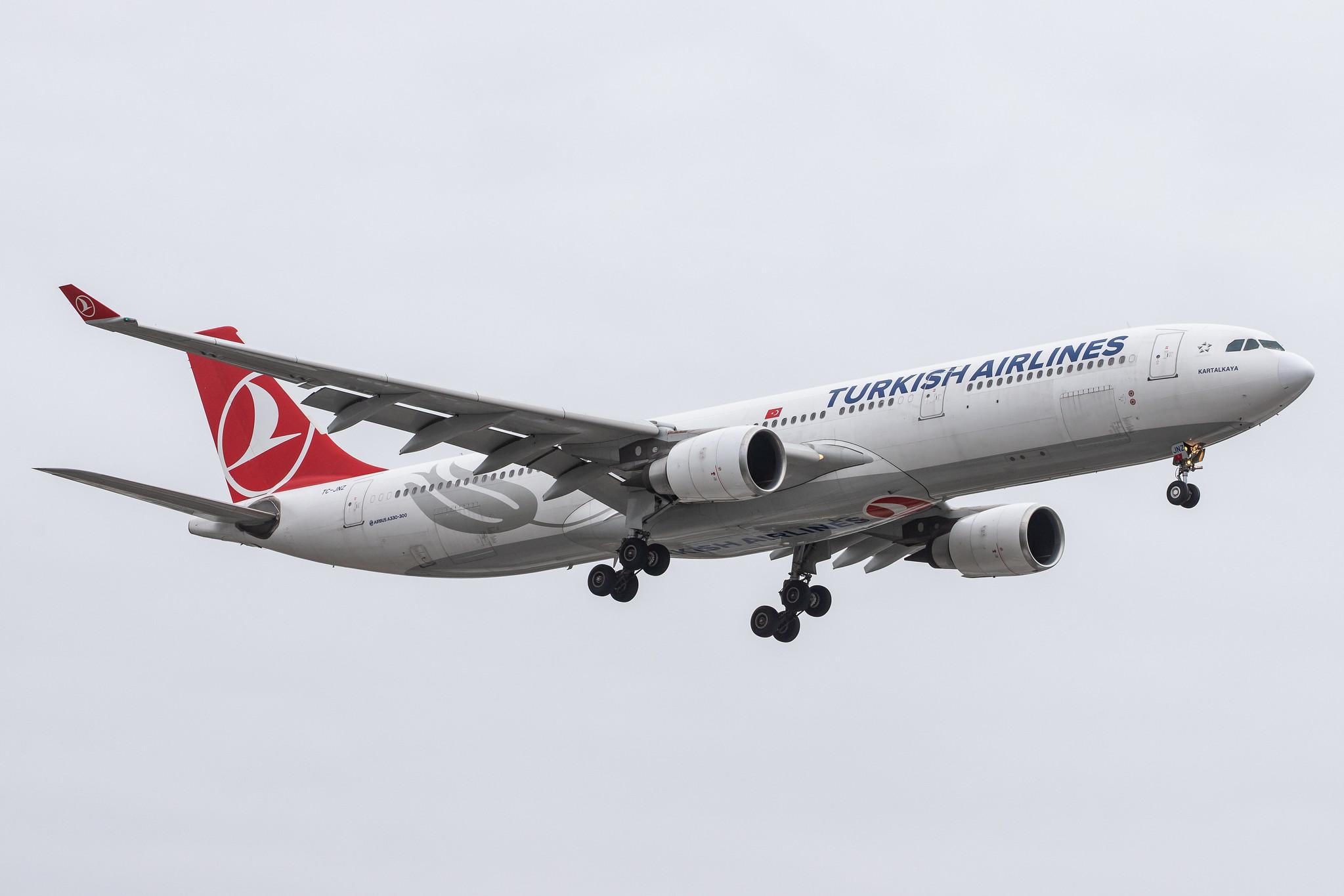 London Heathrow Airport: Turkish Airlines (TK / THY) |  Airbus A330-303 A333 | TC-JNZ | MSN 1487