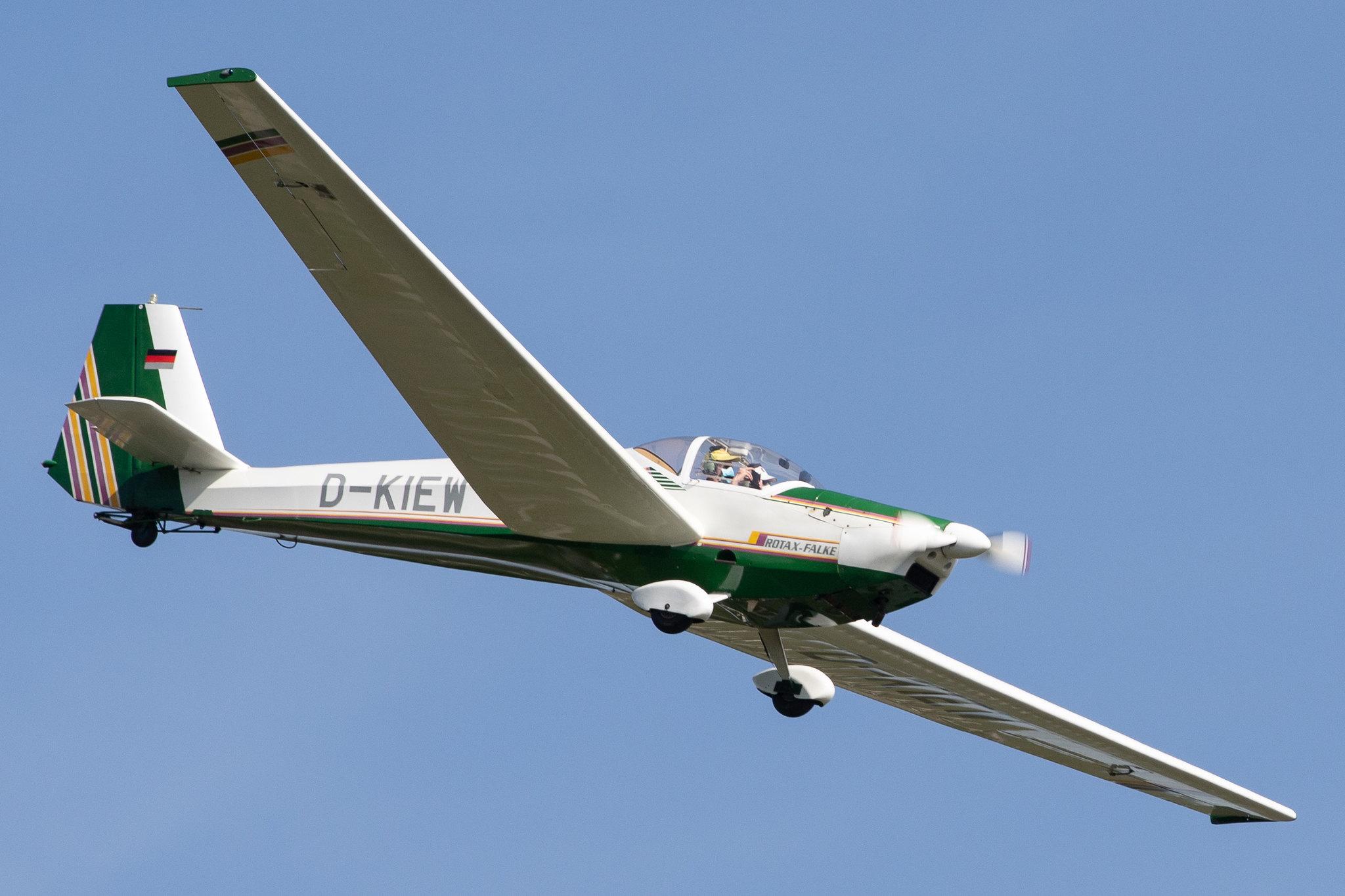 Hamburg Airport: Private owner |  Scheibe SF-25C Falke SF25 | D-KIEW | MSN 44629