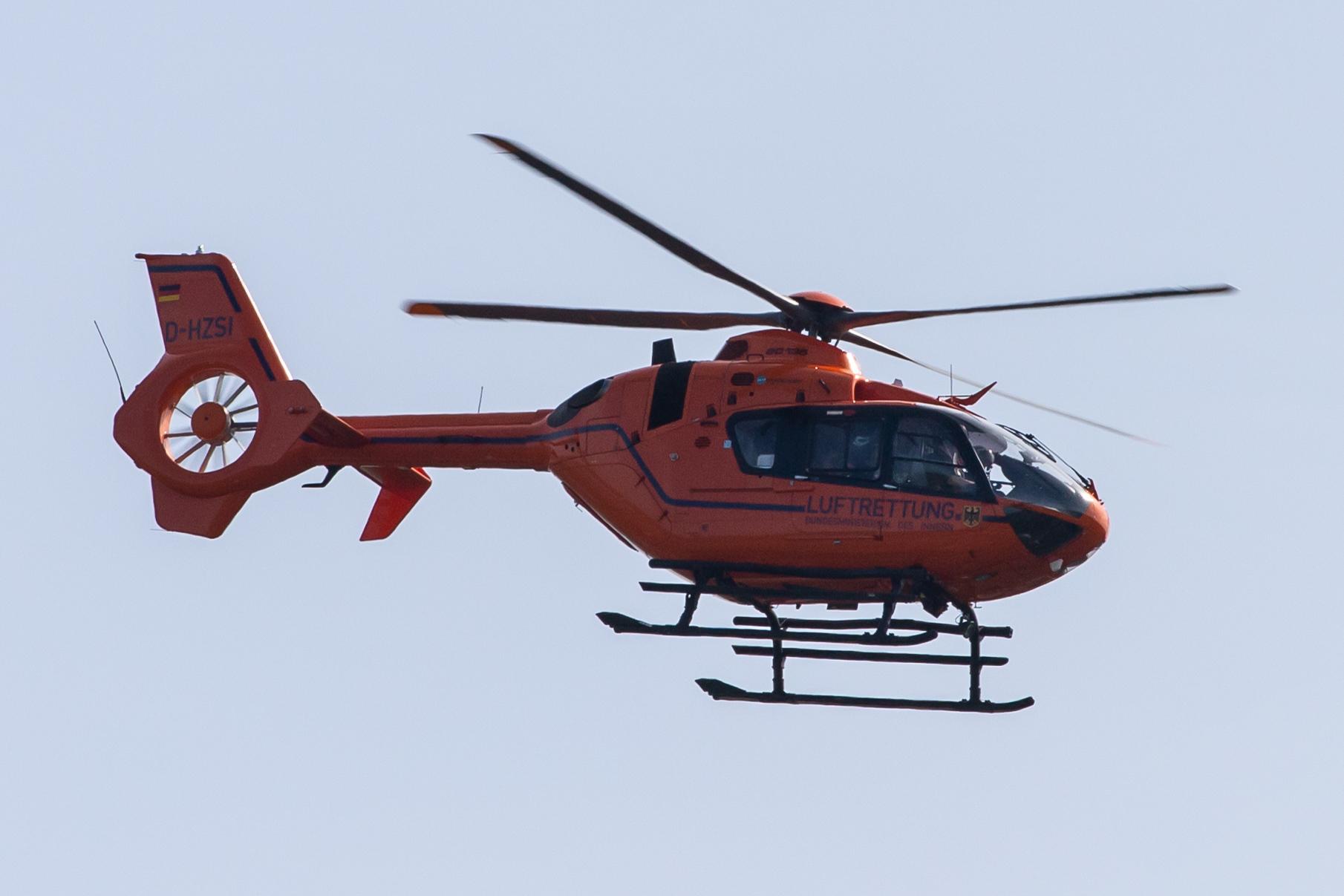 Hamburg Airport: Bundesministerium des Innern (BMI) |  Airbus Helicopters H135 EC35 | D-HZSI | MSN 0594