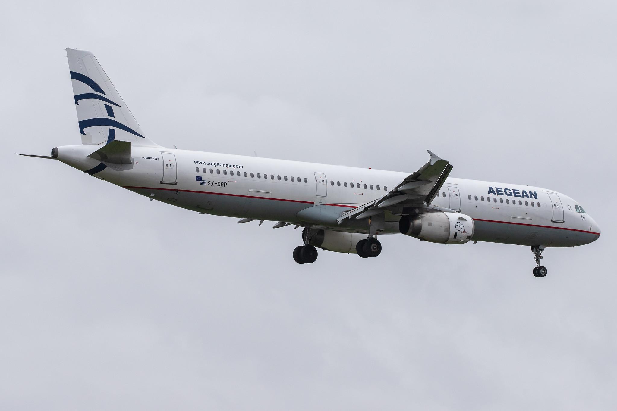 London Heathrow Airport: Aegean Airlines (A3 / AEE) |  Airbus A321-232 A321 | SX-DGP | MSN 3302