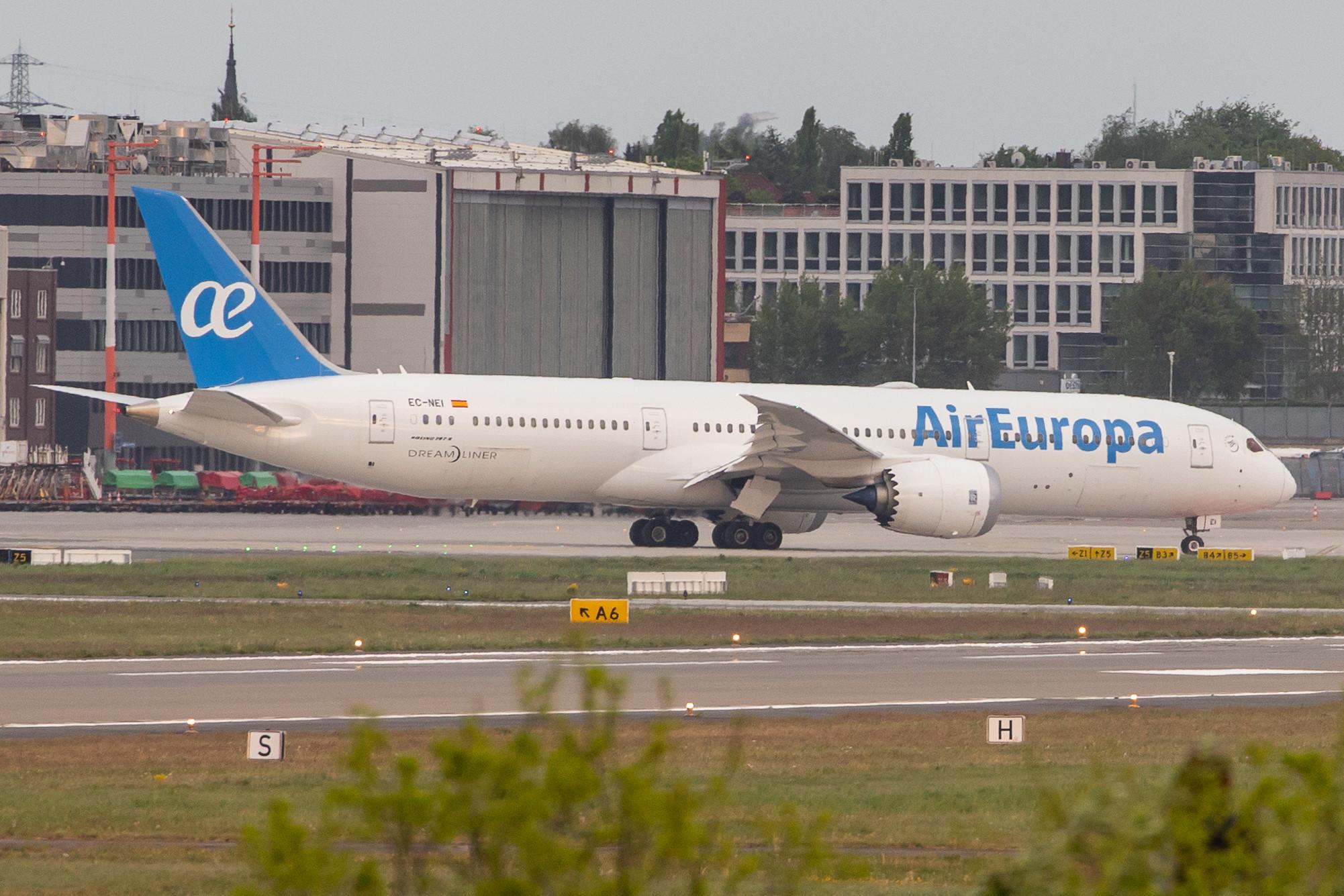 Hamburg Airport: Air Europa (UX / AEA) |  Boeing 787-9 Dreamliner B789 | EC-NEI | MSN 65249