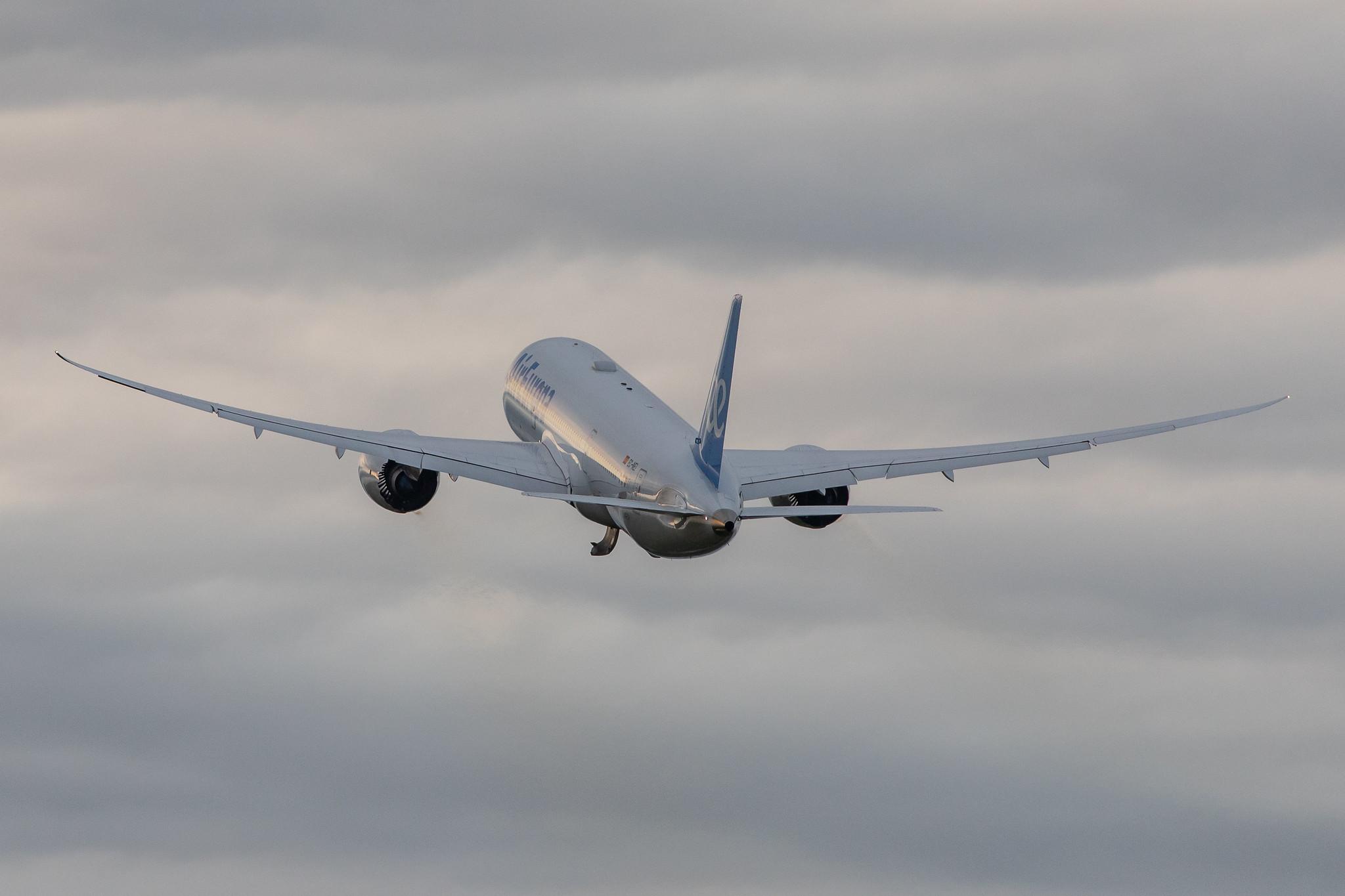 Hamburg Airport: Air Europa (UX / AEA) |  Boeing 787-9 Dreamliner B789 | EC-NEI | MSN 65249