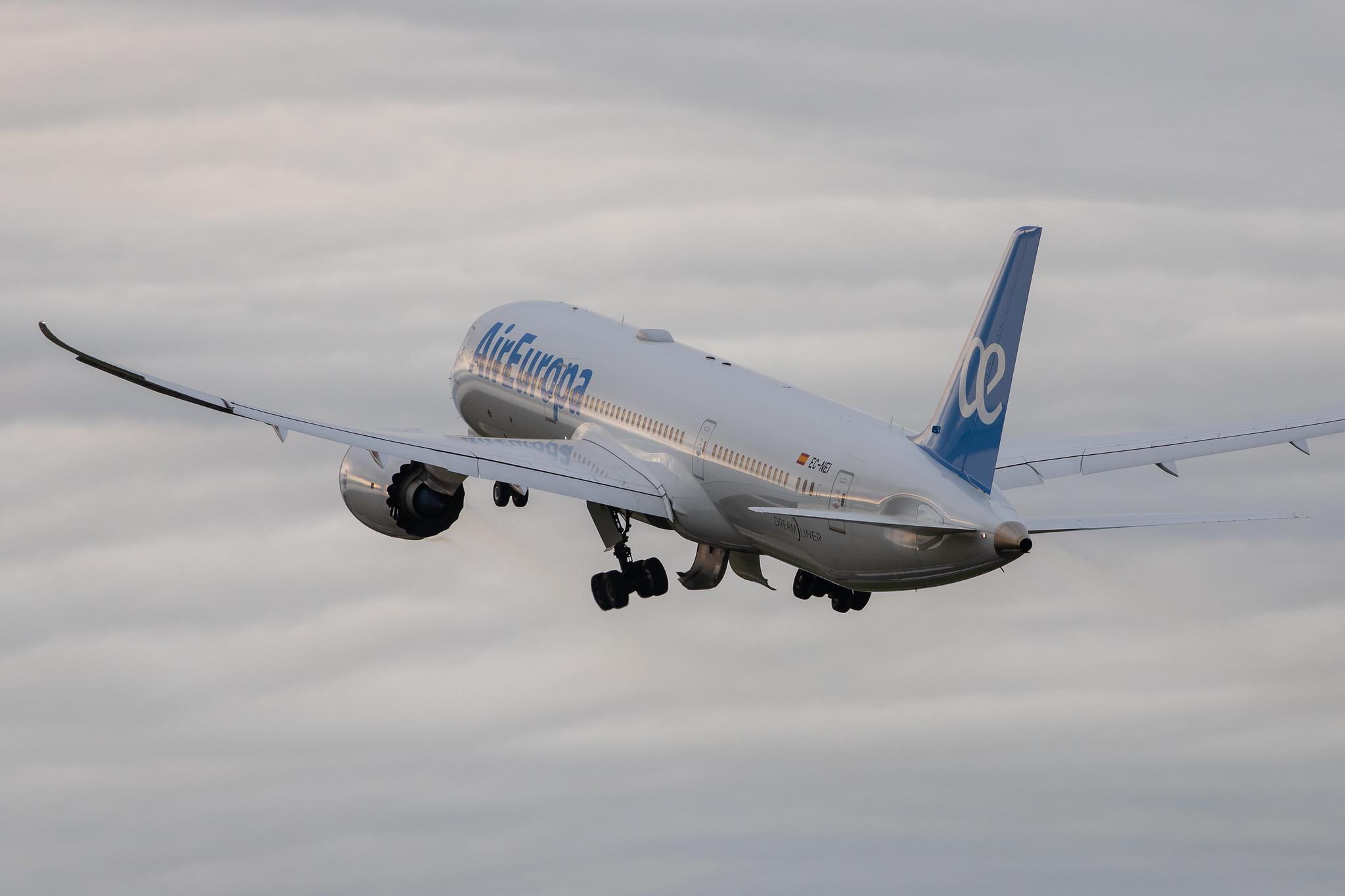 Hamburg Airport: Air Europa (UX / AEA) |  Boeing 787-9 Dreamliner B789 | EC-NEI | MSN 65249