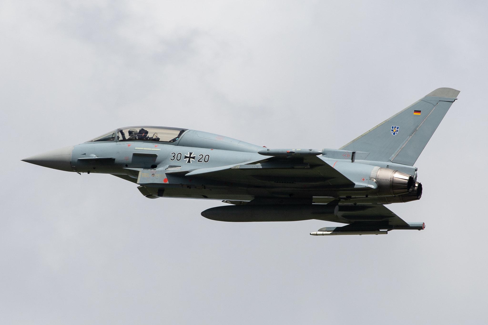Flughafen Rostock-Laage: German Air Force | Eurofighter Typhoon EF2000 EUFI  | 30+20 | MSN GT0009