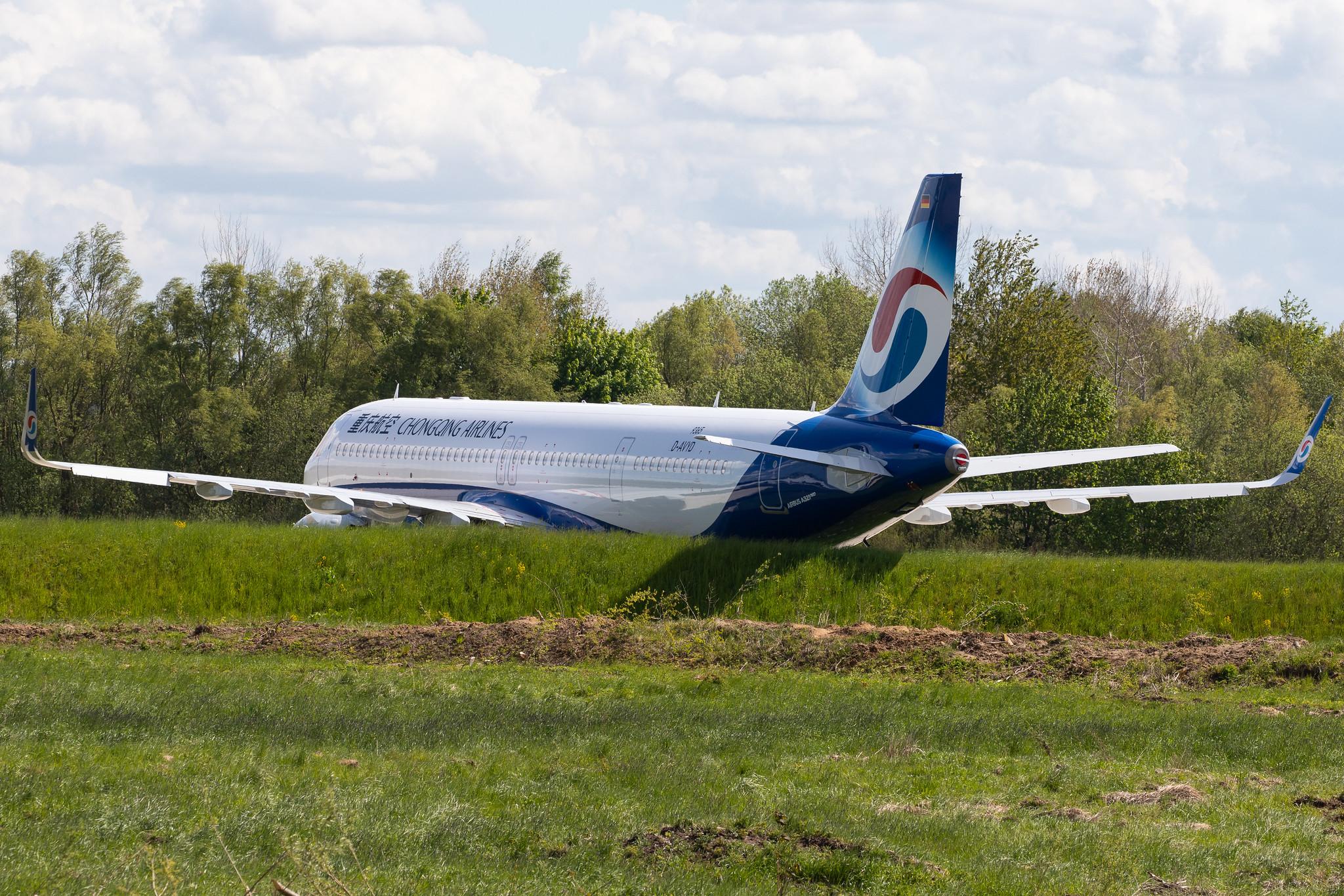 Flughafen Rostock-Laage: Chongqing Airlines (OQ / CQN) | Airbus A321-253NX A21N | D-AVYD | MSN 9365