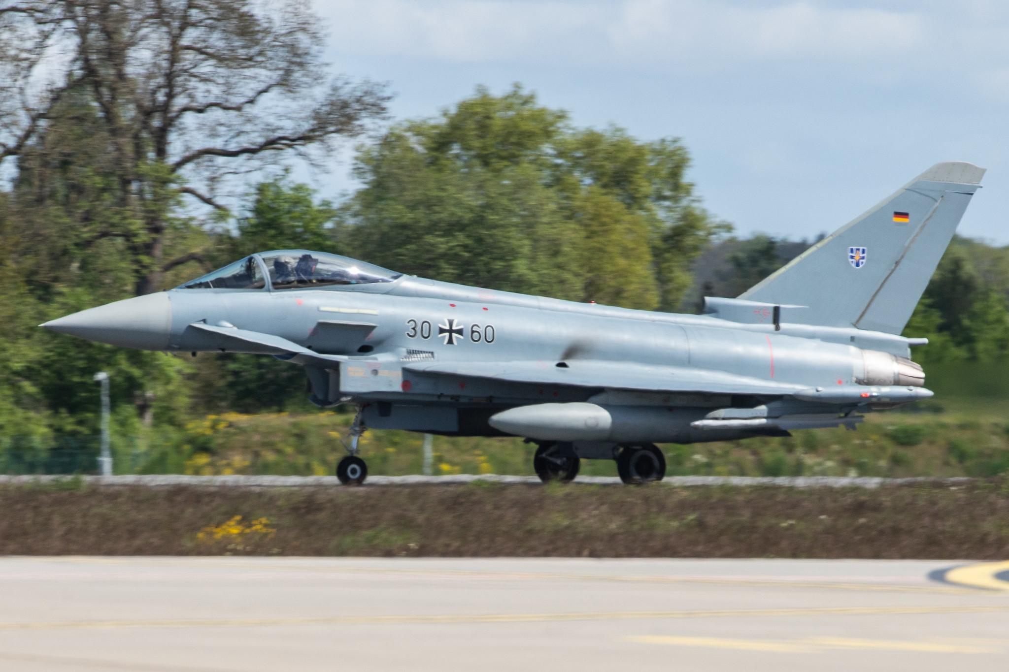 Flughafen Rostock-Laage: German Air Force |  Eurofighter Typhoon EF2000 EUFI  | 30+60 | MSN GS0043