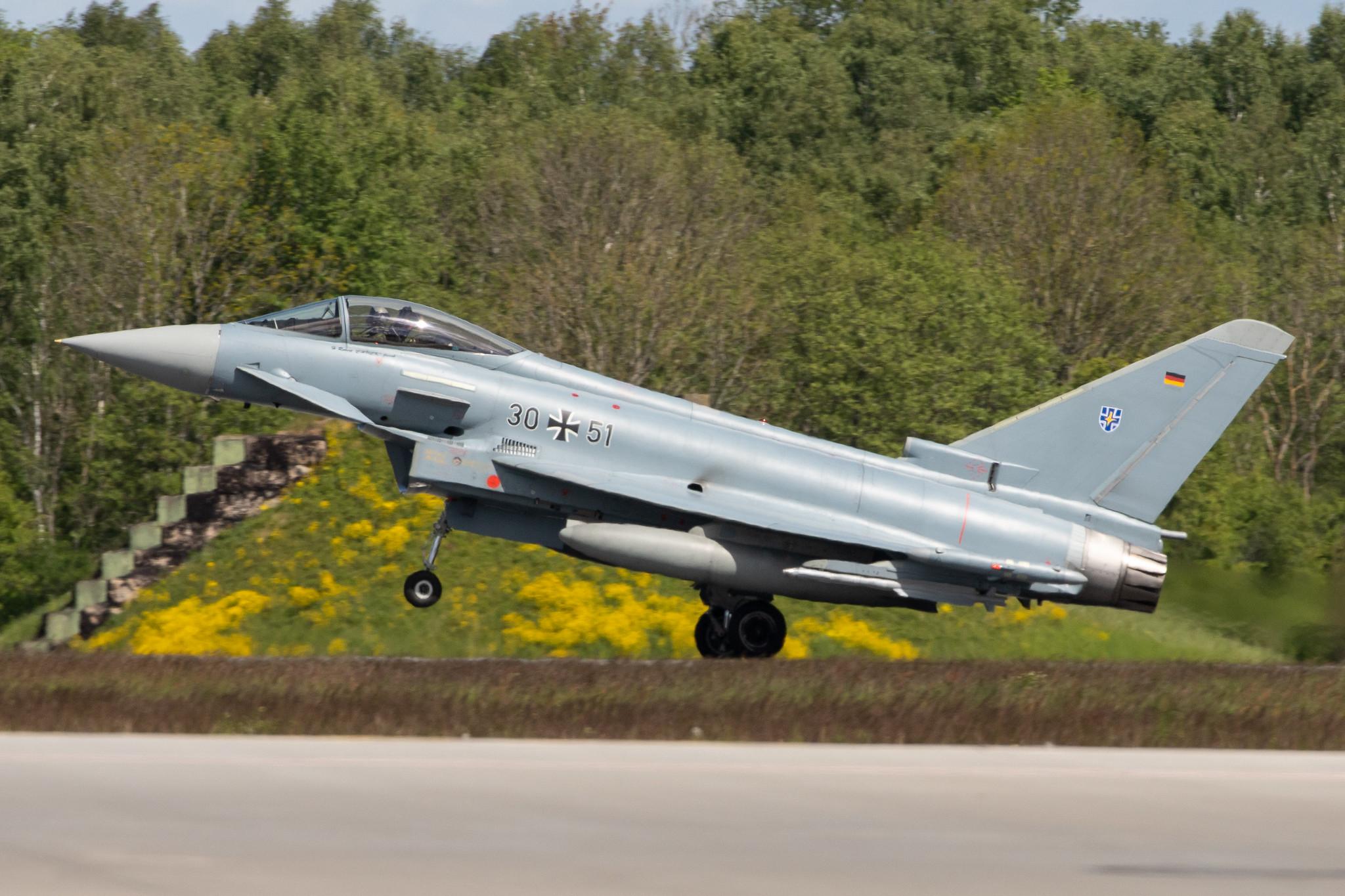 Flughafen Rostock-Laage: German Air Force |  Eurofighter Typhoon EF2000 EUFI  | 30+51 | MSN GS036