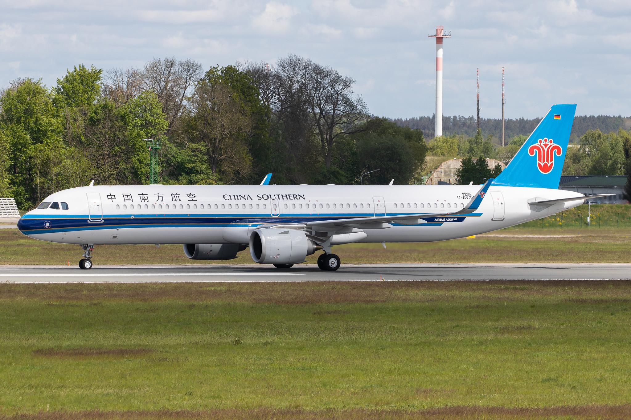 Flughafen Rostock-Laage: China Southern Airlines (CZ/ CSN) |  Airbus A321-253NX A21N | D-AVXW | MSN 9288