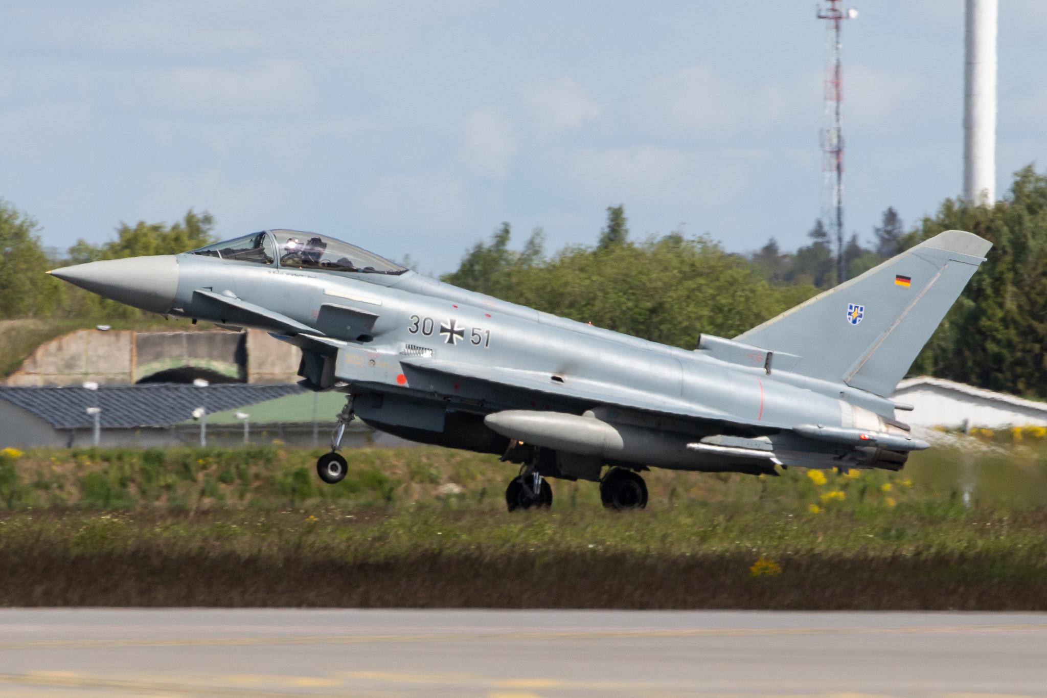 Flughafen Rostock-Laage: German Air Force |  Eurofighter Typhoon EF2000 EUFI  | 30+51 | MSN GS036