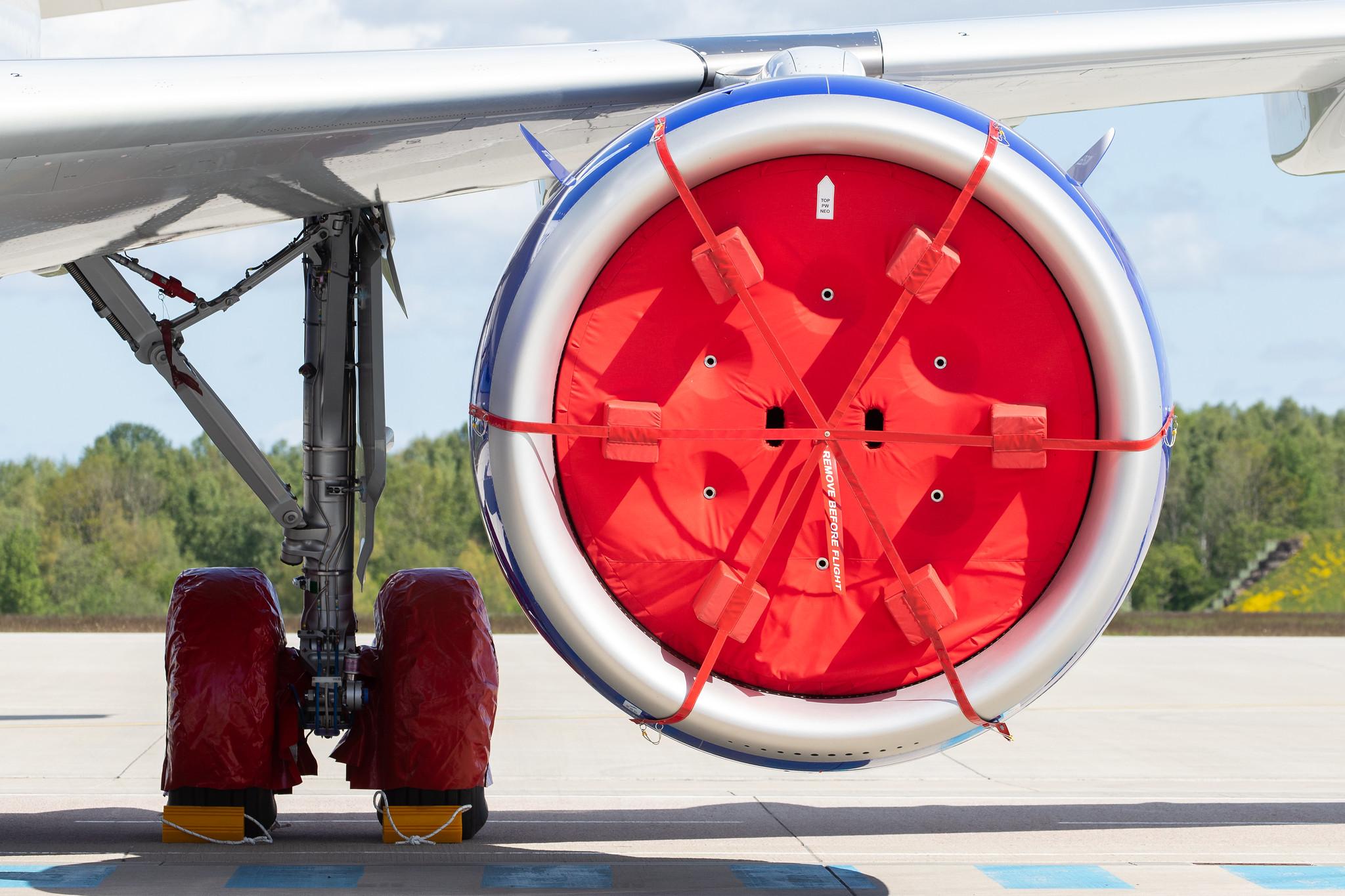 Flughafen Rostock-Laage: IndiGo (6E / IGO) |  Airbus A321-271NX A21N | D-AVZZ | MSN 9336