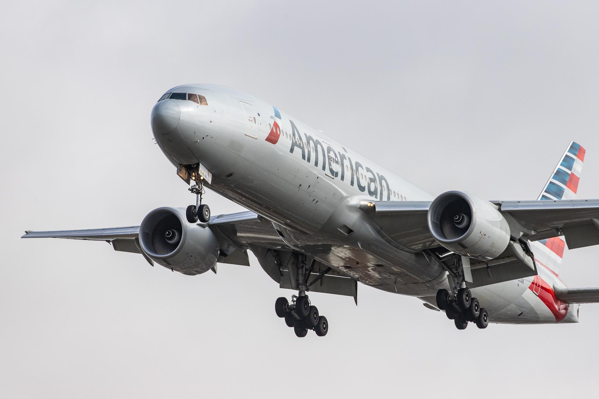 London Heathrow Airport: American Airlines (AA / AAL) |  Boeing 777-223(ER) B772 | N752AN | MSN 30260