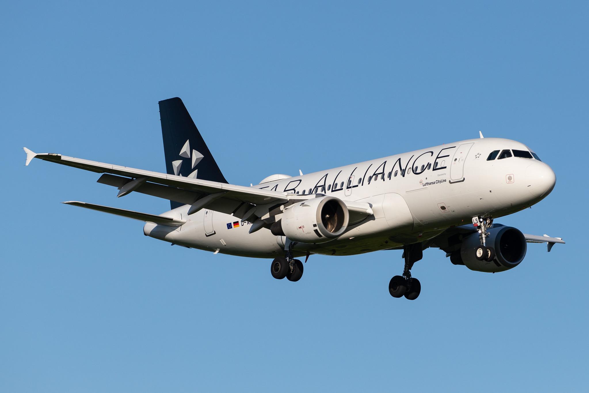Hamburg Airport: Lufthansa (LH / DLH) |  Livery: Star Alliance Livery | Operator: Lufthansa CityLine |  Airbus A319-114 A319 | D-AILS | MSN 0729