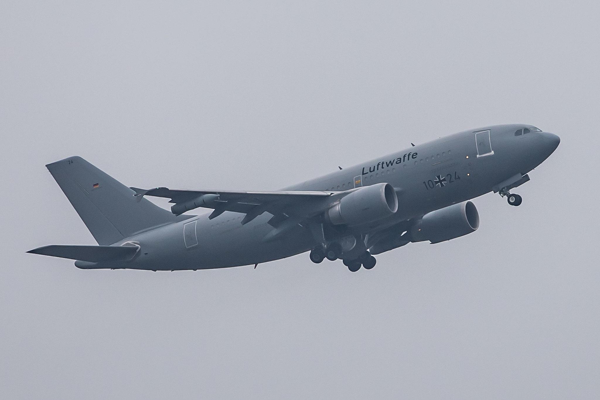 Hamburg Airport: German Air Force (/ GAF) | Airbus A310-304 MRTT A310 | 10+24 | MSN 434