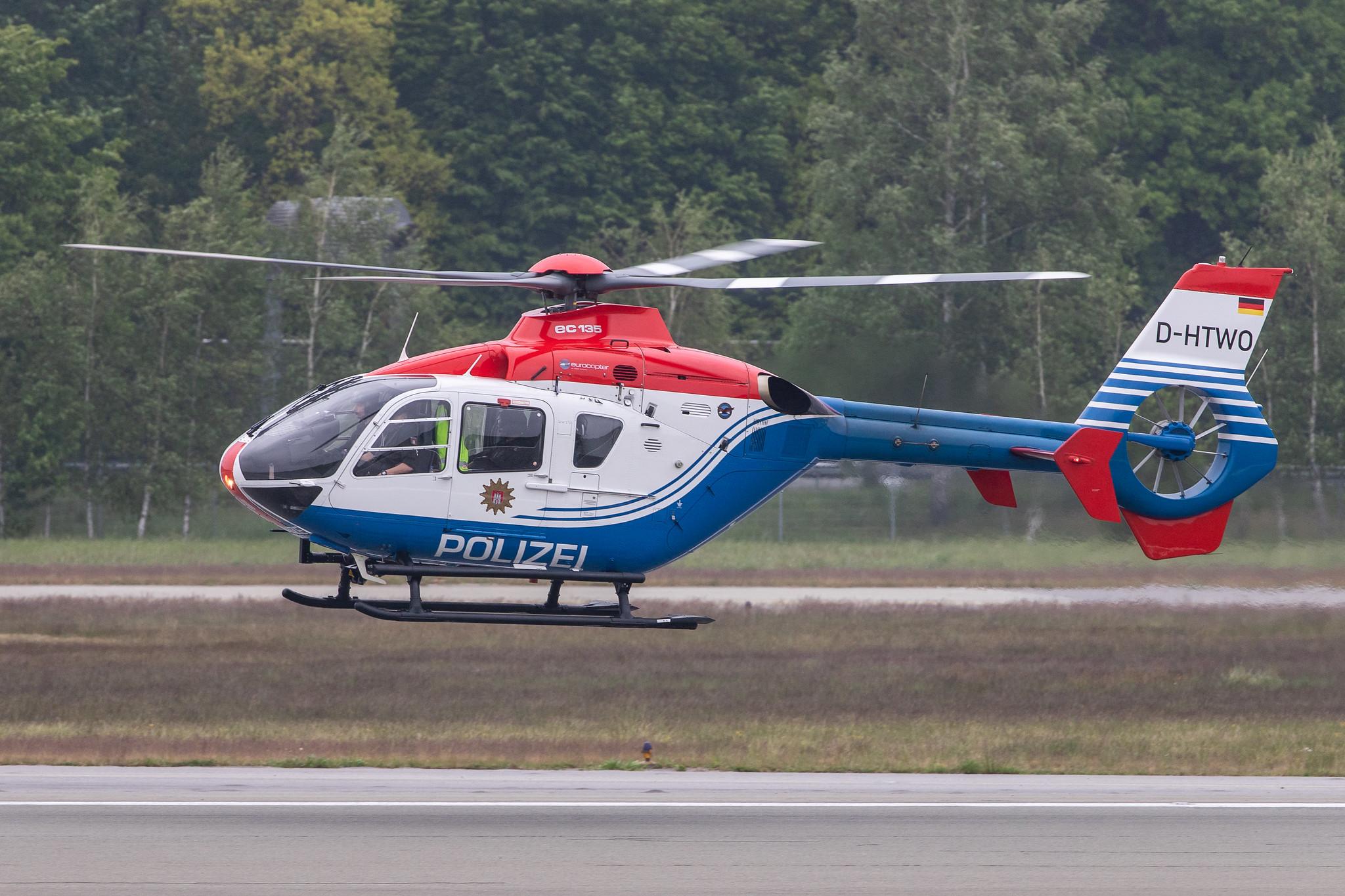 Hamburg Airport: Polizei Hamburg |  Airbus Helicopters H135 EC35 | D-HTWO | MSN 0343