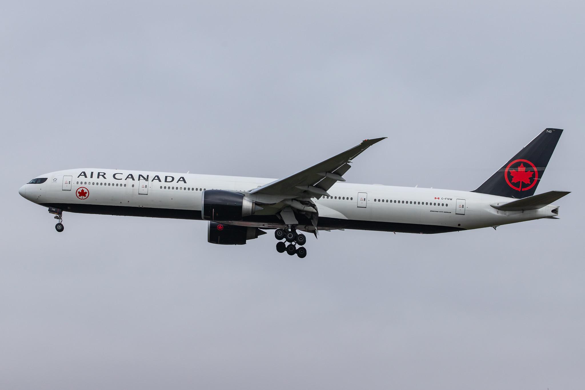 London Heathrow Airport: Air Canada (AC / ACA) |  Boeing 777-333(ER) B77W | C-FIVW | MSN 42218