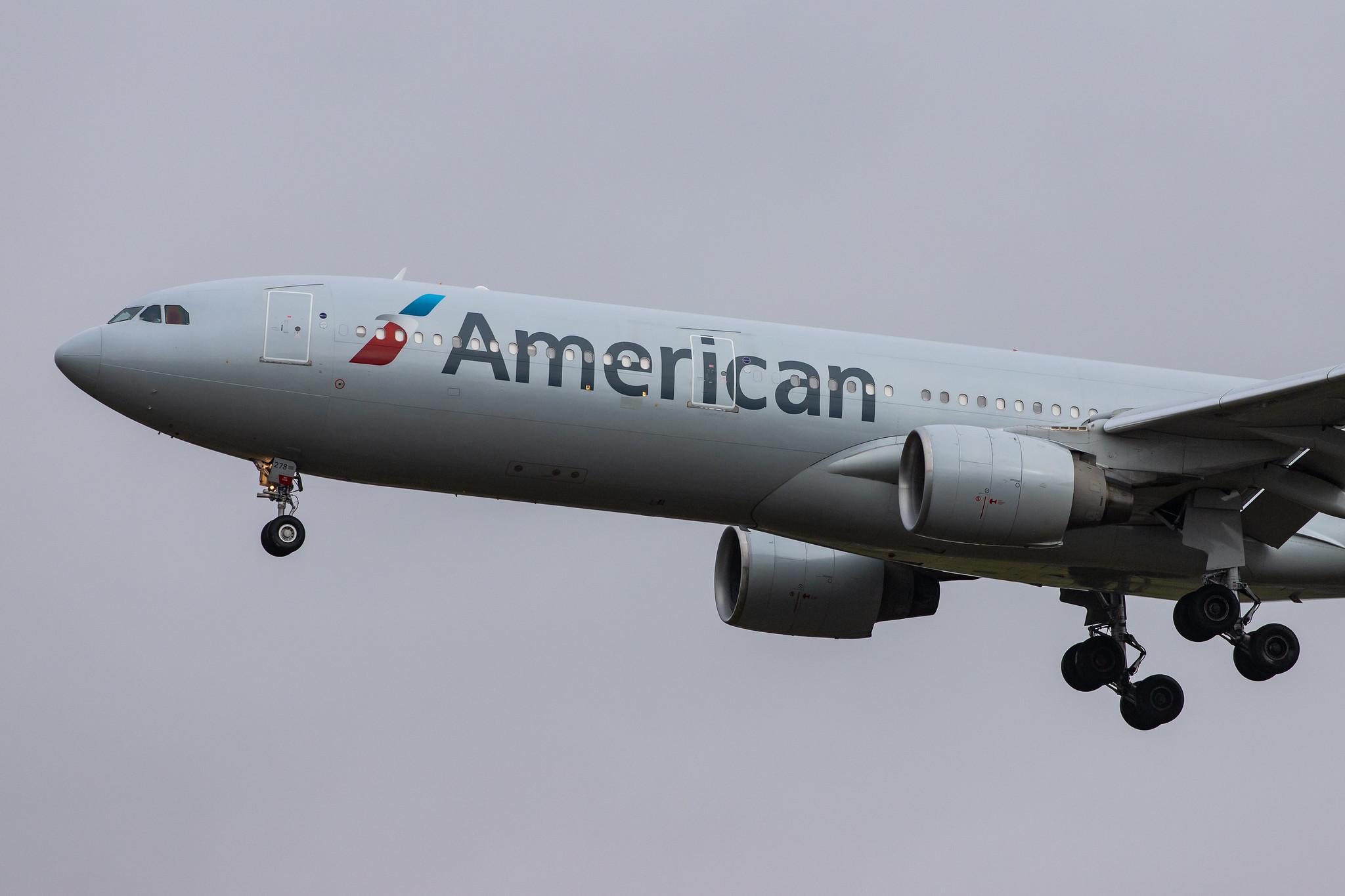 London Heathrow Airport: American Airlines (AA / AAL) |  Airbus A330-323 A333 | N278AY | MSN 0388
