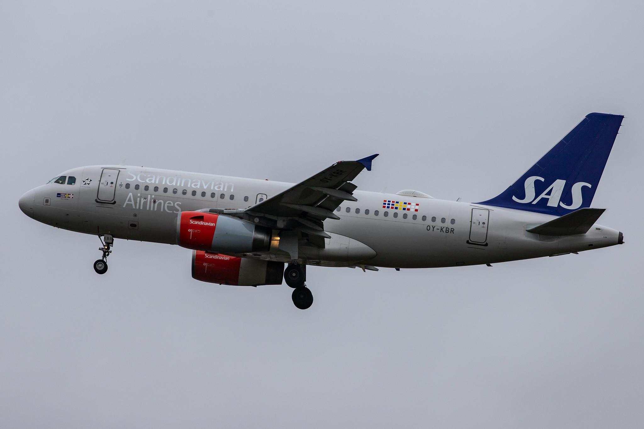 London Heathrow Airport: SAS (SK / SAS) |  Airbus A319-131 A319 | OY-KBR | MSN 3200