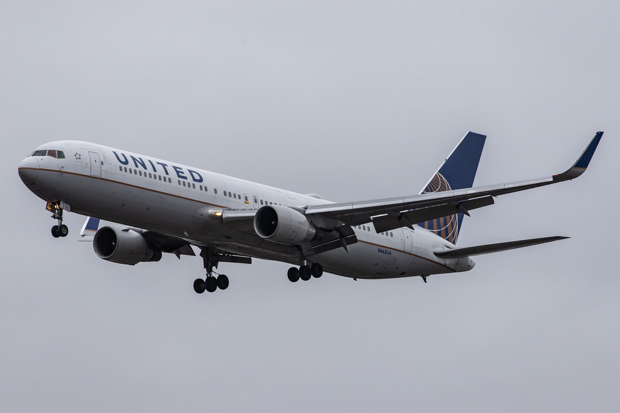 London Heathrow Airport: United Airlines (UA / UAL) |  Boeing 767-322(ER) B763 | N665UA | MSN 29237