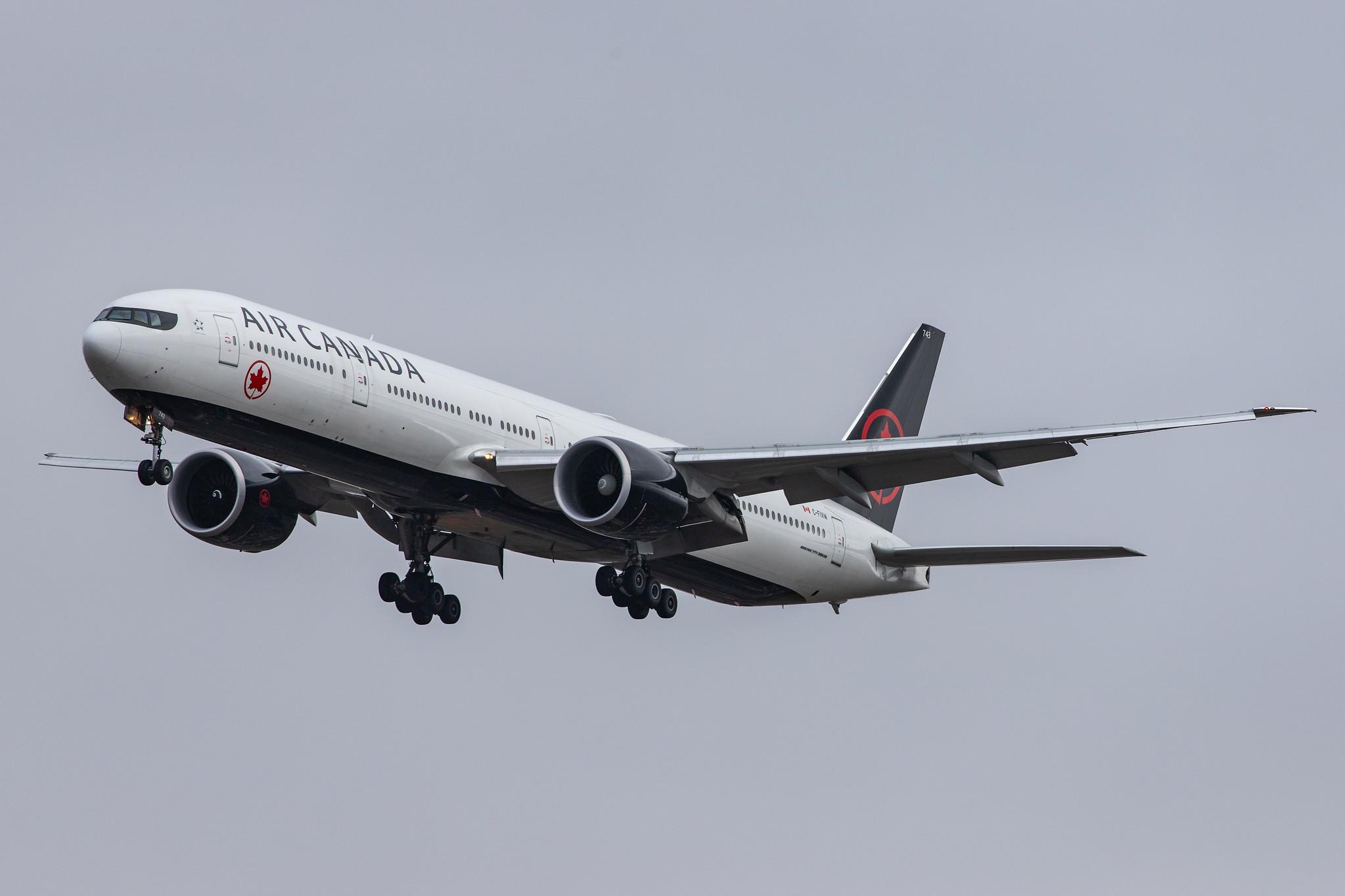 London Heathrow Airport: Air Canada (AC / ACA) |  Boeing 777-333(ER) B77W | C-FIVW | MSN 42218