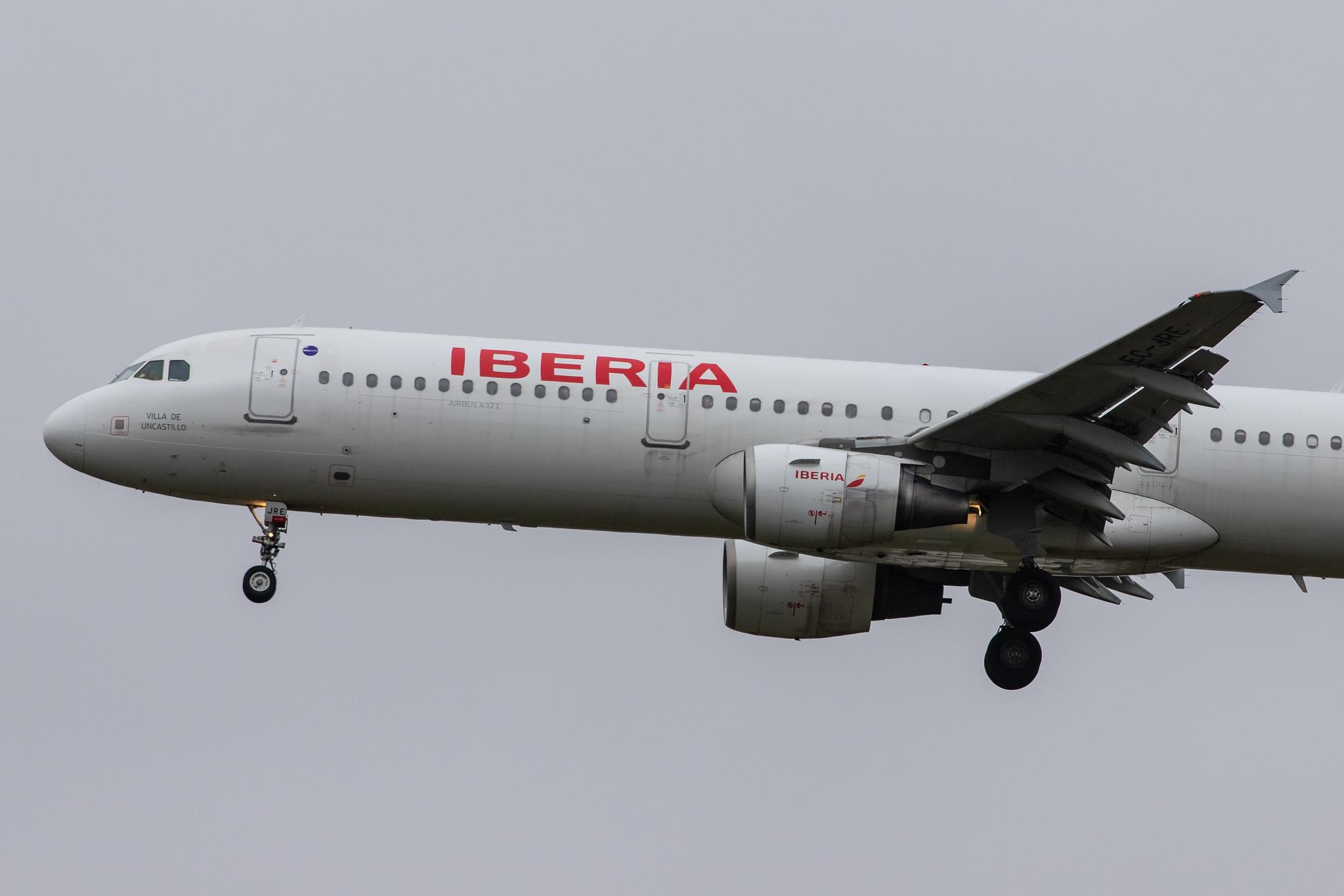 London Heathrow Airport: Iberia (IB / IBE) |  Airbus A321-212 A321 | EC-JRE | MSN 2756