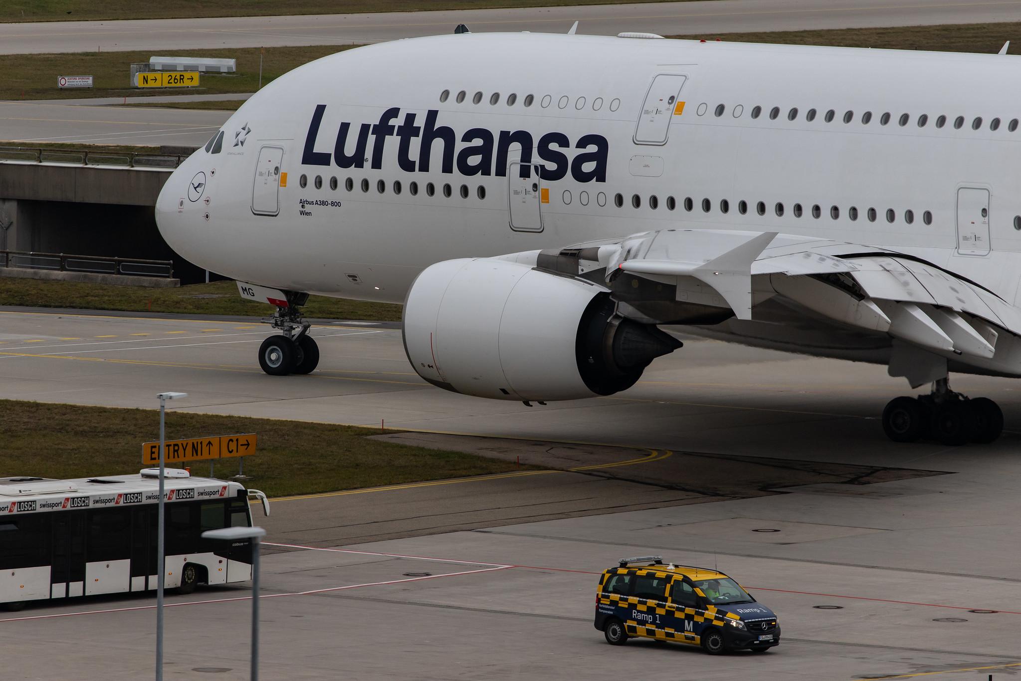 Munich Airport: Lufthansa (LH / DLH) |  Airbus A380-841 A388 | D-AIMG | MSN 069