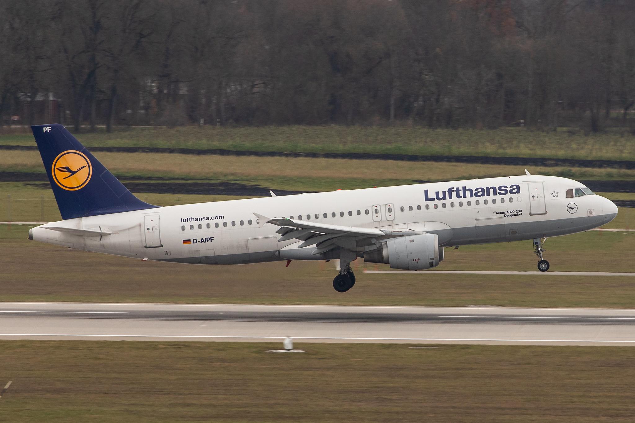 Munich Airport: Lufthansa (LH / DLH) |  Airbus A320-211 A320 | D-AIPF | MSN 0083