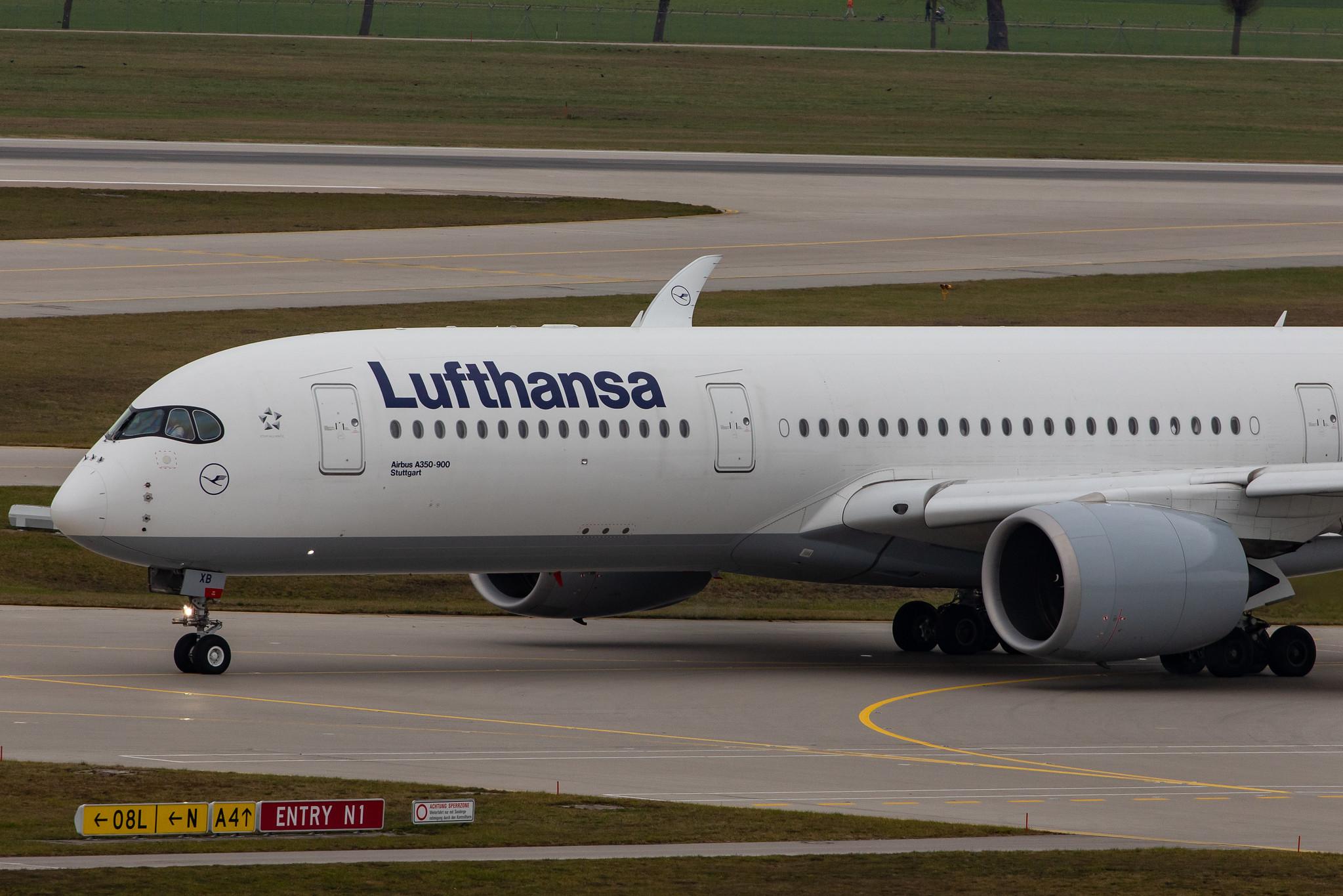 Munich Airport: Lufthansa (LH / DLH) |  Airbus A350-941 A359 | D-AIXB | MSN 080