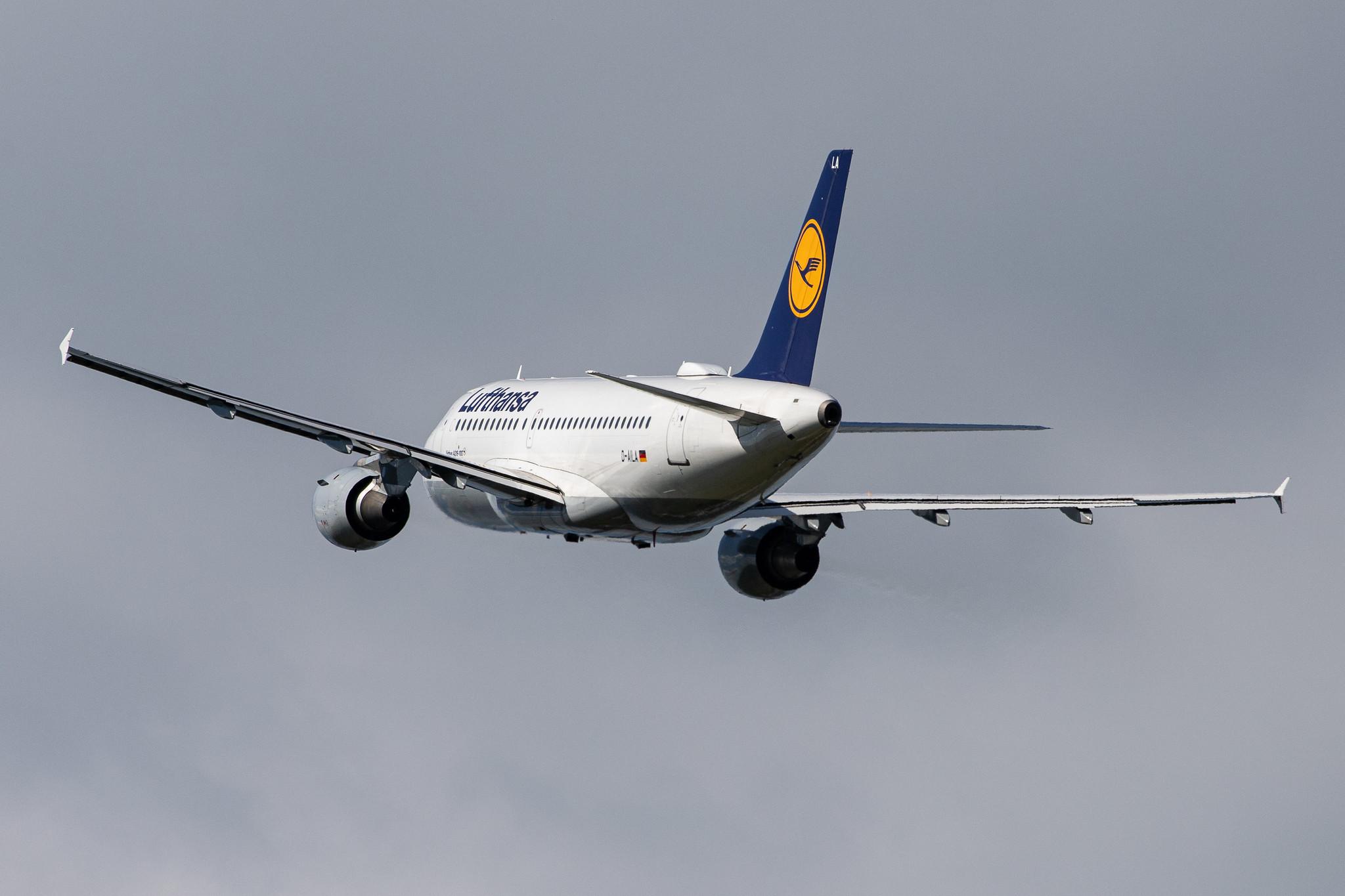 Hamburg Airport: Lufthansa (LH / DLH) |  Airbus A319-114 A319 | D-AILA | MSN 0609