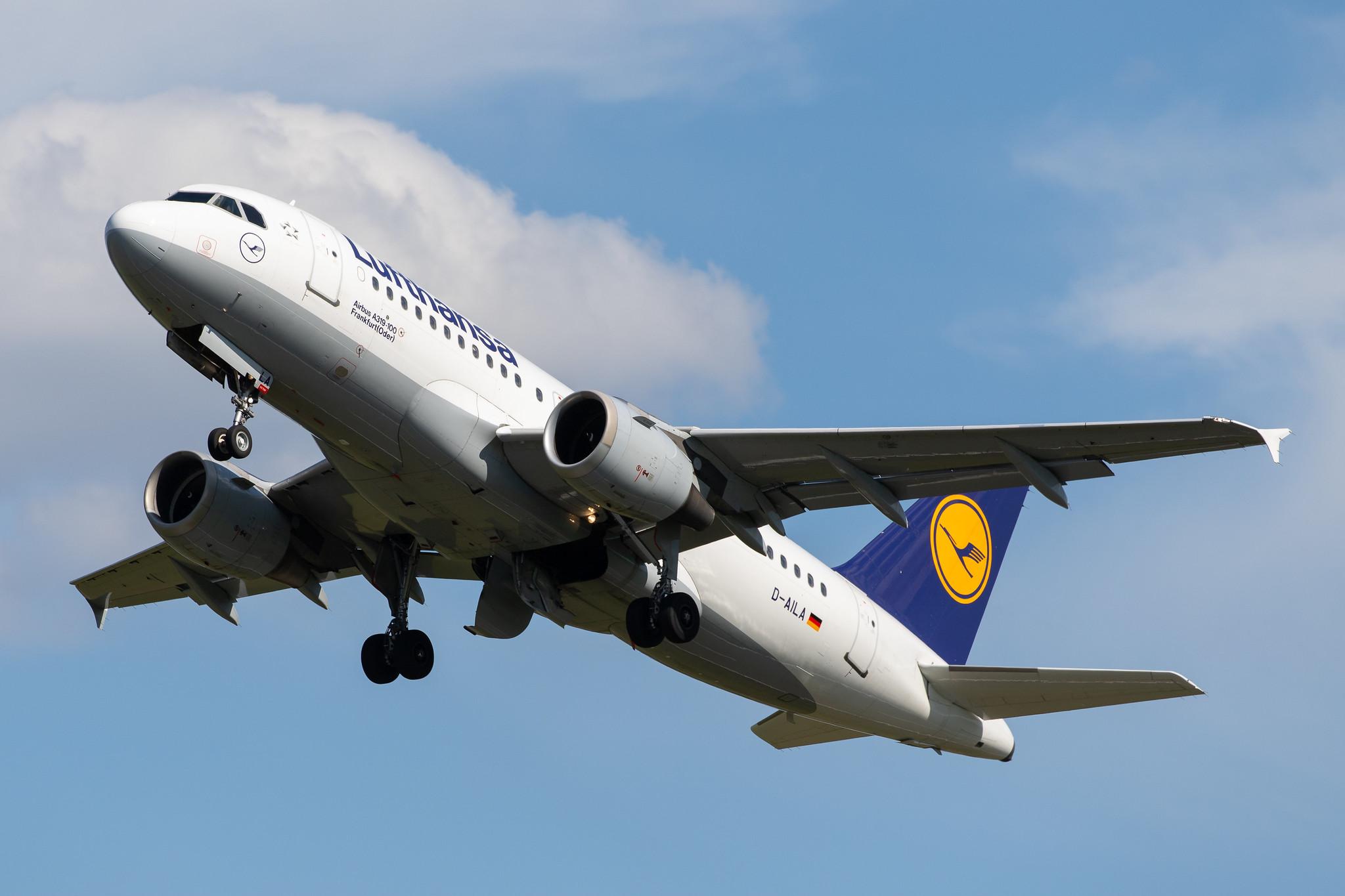 Hamburg Airport: Lufthansa (LH / DLH) |  Airbus A319-114 A319 | D-AILA | MSN 0609