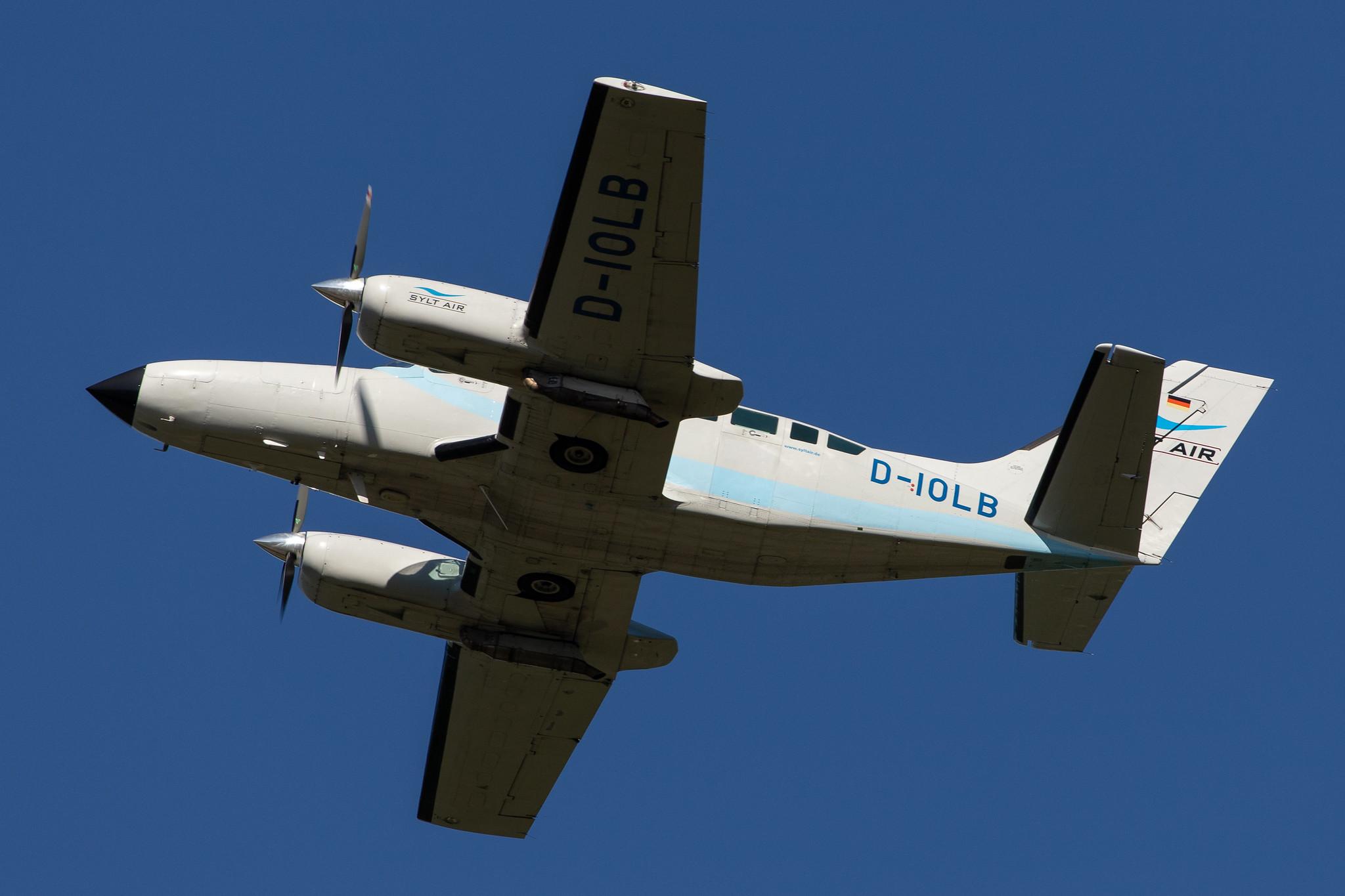 Hamburg Airport: Sylt Air (/ AWU) |  Cessna 404 C404 | D-IOLB | MSN 404-0691