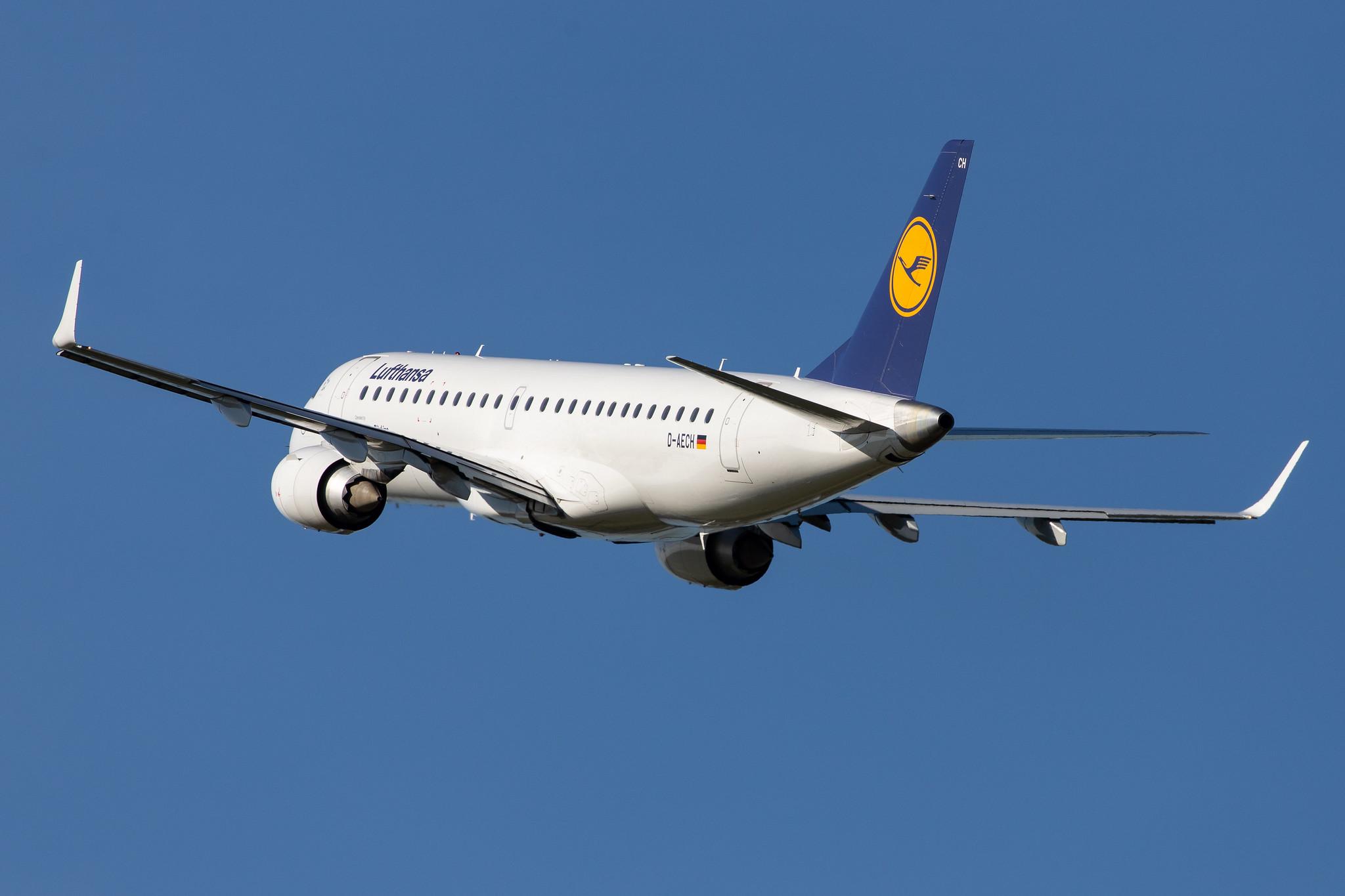 Hamburg Airport: Lufthansa (LH / DLH) | Operator: Lufthansa CityLine |  Embraer E190LR E190 | D-AECH | MSN 19000376