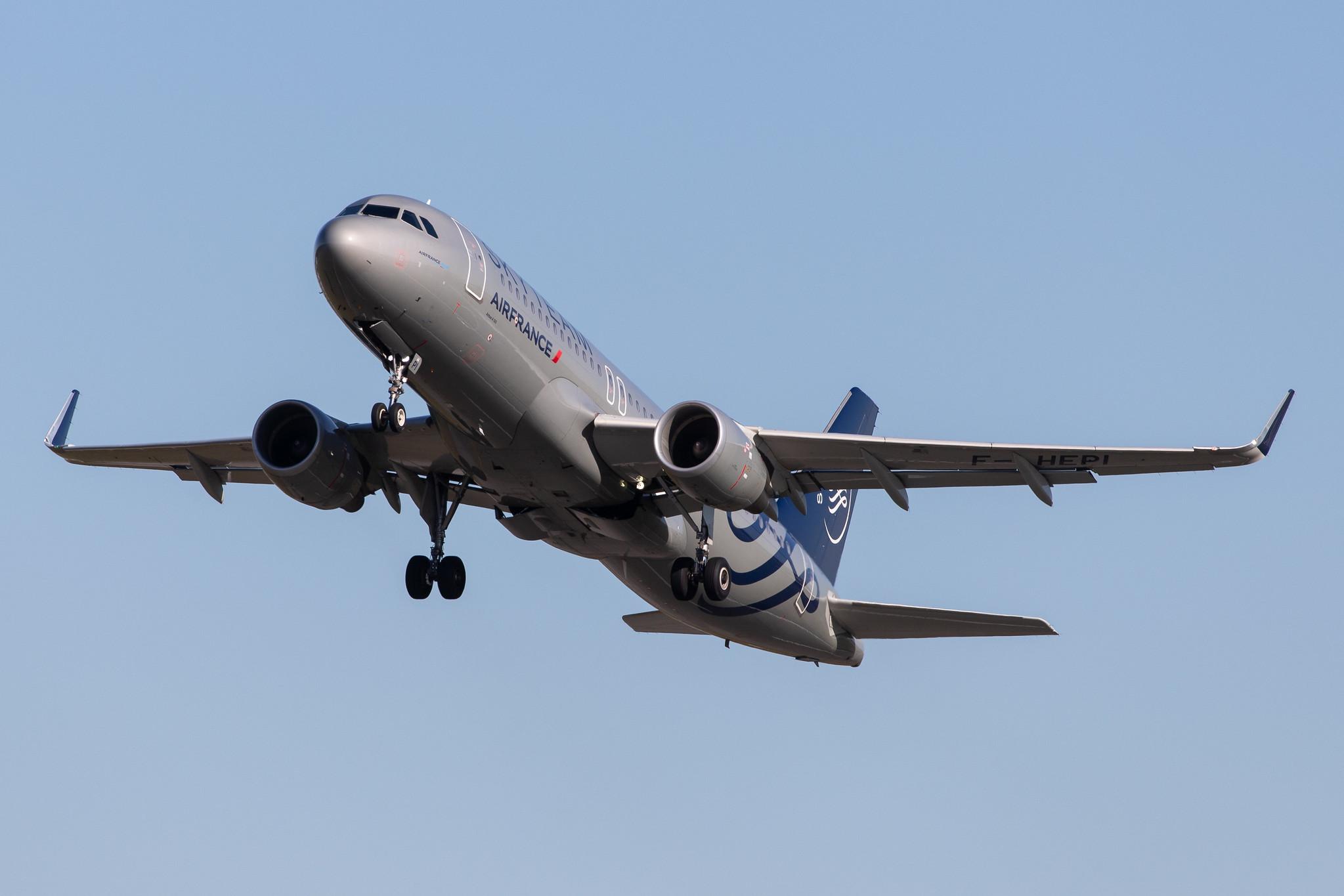Hamburg Airport: Air France (AF / AFR) |  Livery: Skyteam Livery |  Airbus A320-214 A320 | F-HEPI | MSN 7713