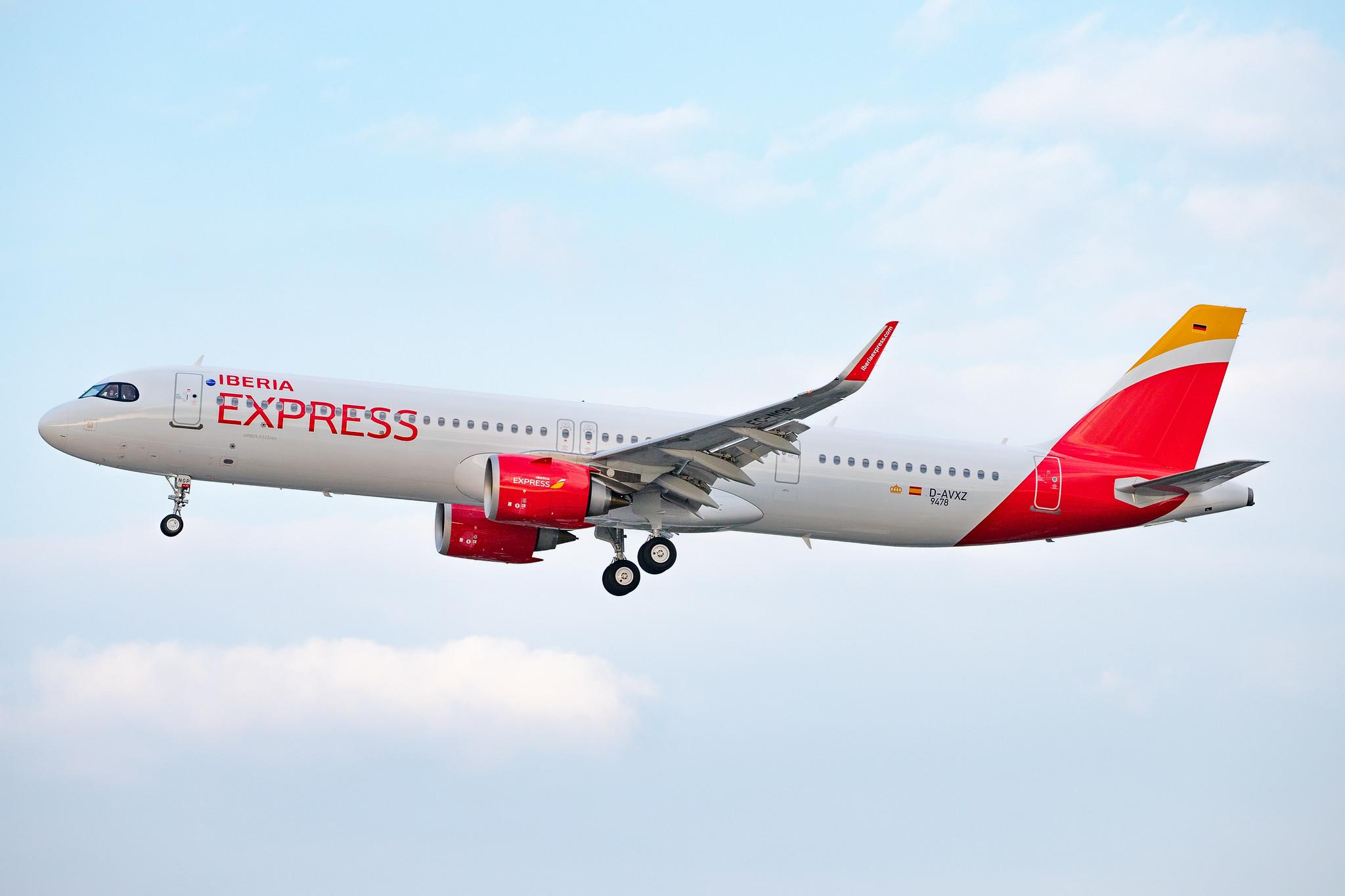 Hamburg Airport: Iberia Express (I2 / IBS) |  Airbus A321-251NX A21N | D-AVXZ | MSN 9478