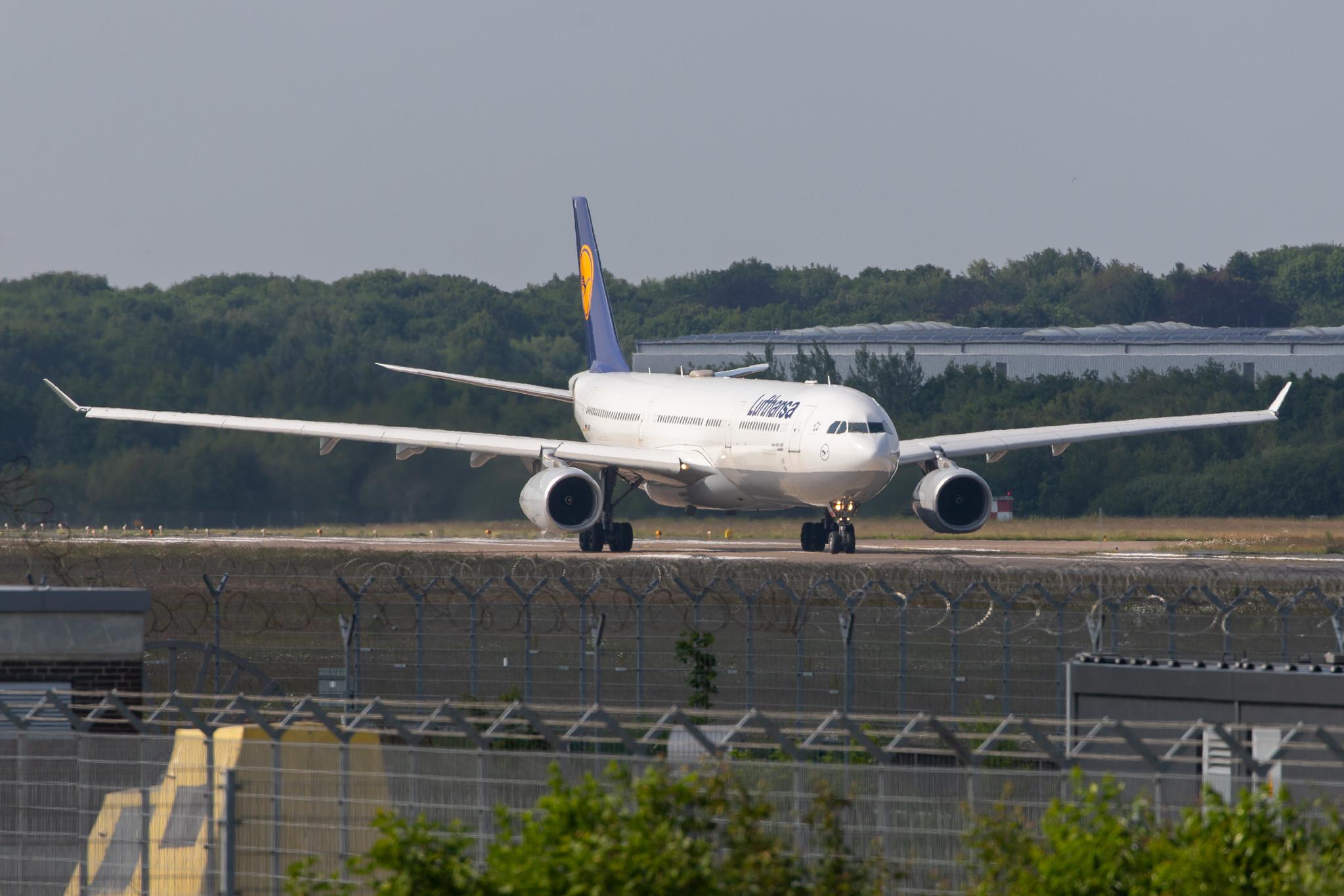 Hamburg Airport: Lufthansa (LH / DLH) |  Airbus A330-343 A333 | D-AIKE | MSN 0636