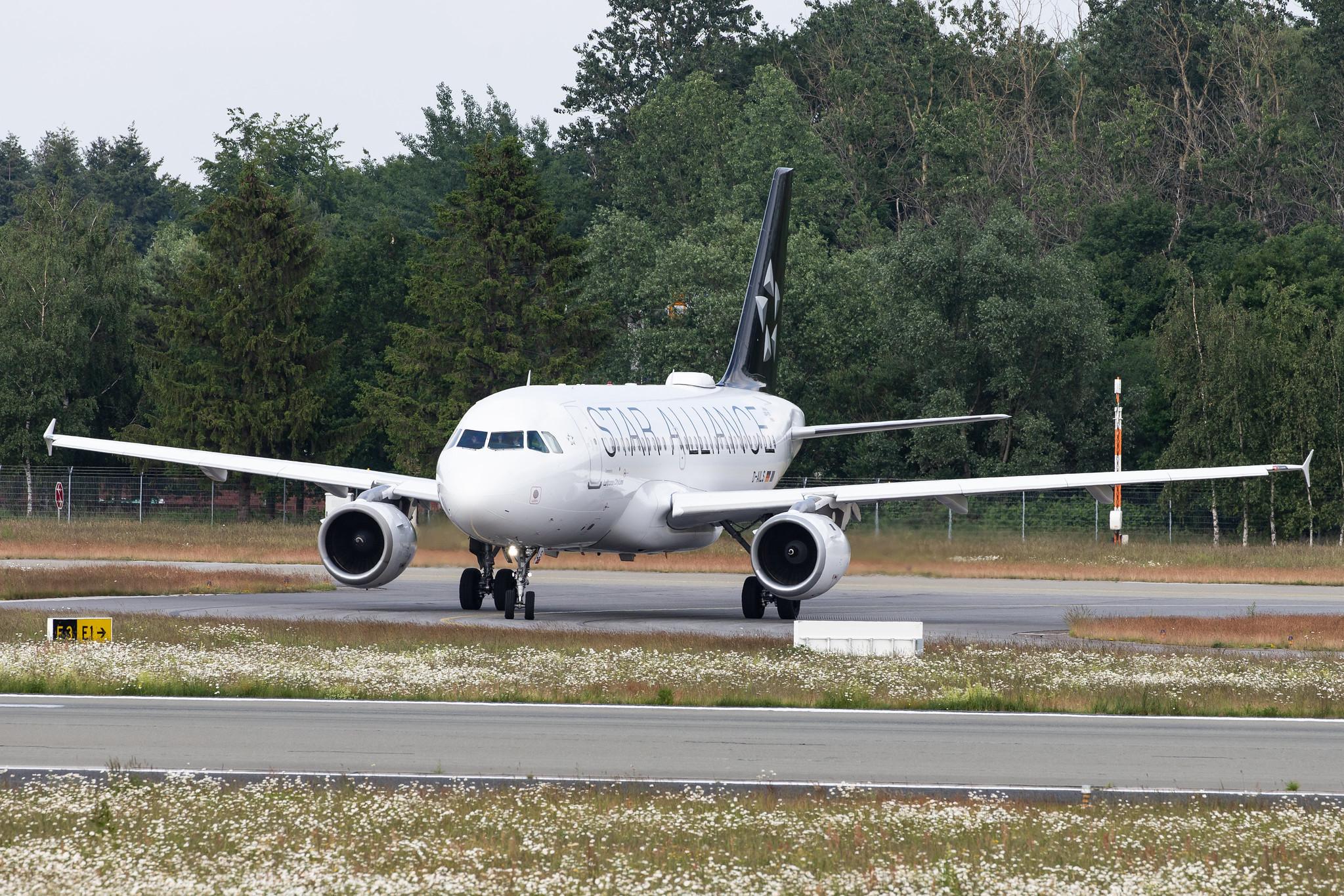 Hamburg Airport: Lufthansa (LH / DLH) |  Livery: Star Alliance Livery | Operator: Lufthansa CityLine |  Airbus A319-114 A319 | D-AILS | MSN 0729