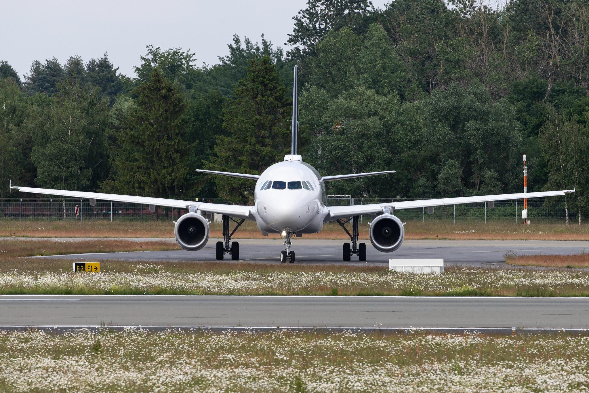 Hamburg Airport: Lufthansa (LH / DLH) |  Livery: Star Alliance Livery | Operator: Lufthansa CityLine |  Airbus A319-114 A319 | D-AILS | MSN 0729
