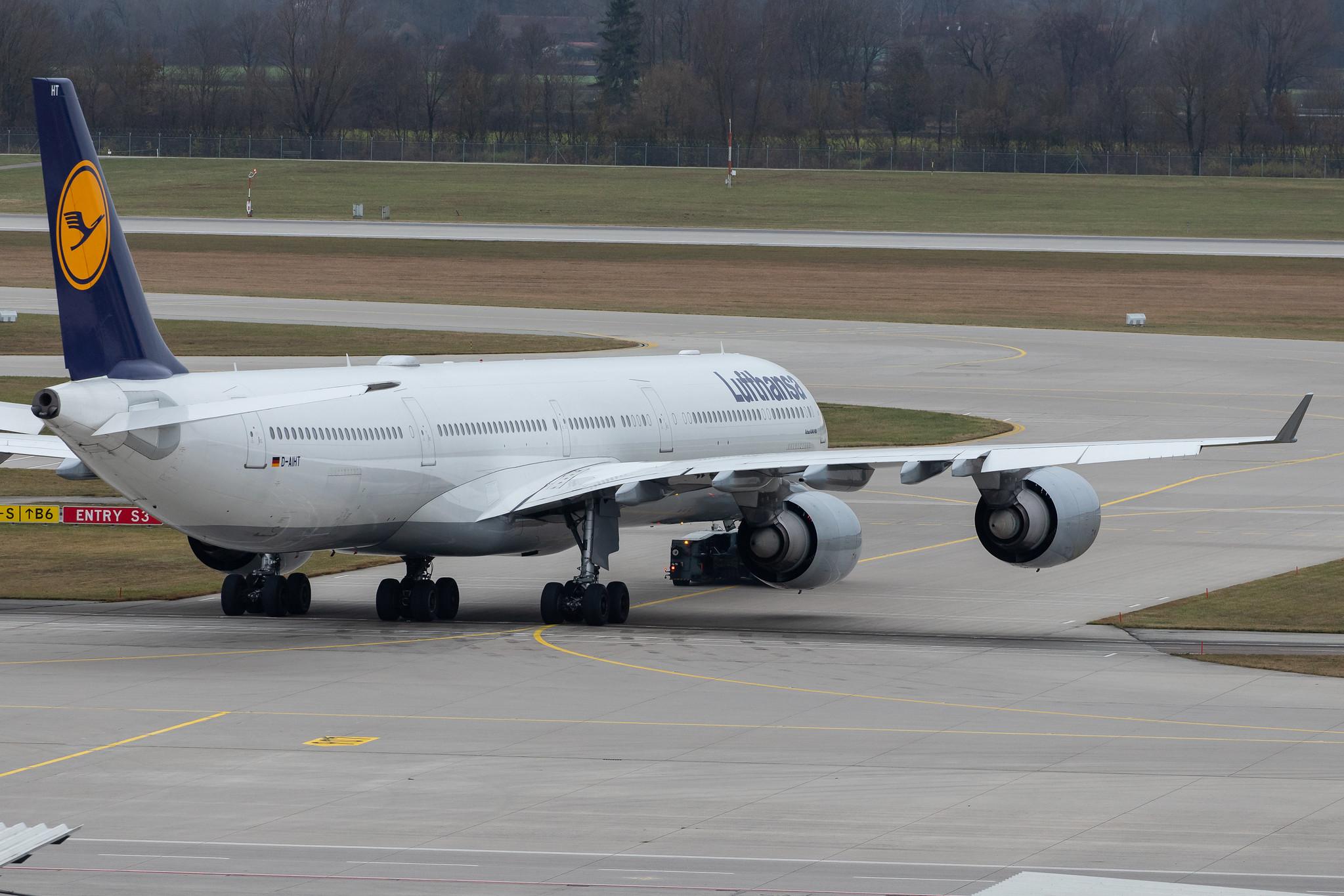 Munich Airport: Lufthansa (LH / DLH) |  Airbus A340-642 A346 | D-AIHT | MSN 0846