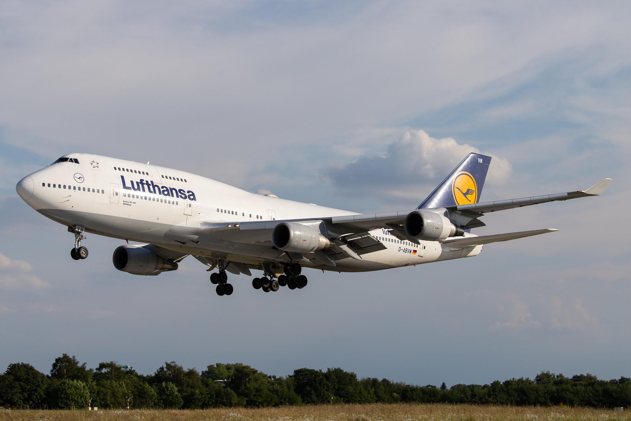 Hamburg Airport: Lufthansa (LH / DLH) |  Boeing 747-430 B744 | D-ABVW | MSN 29493