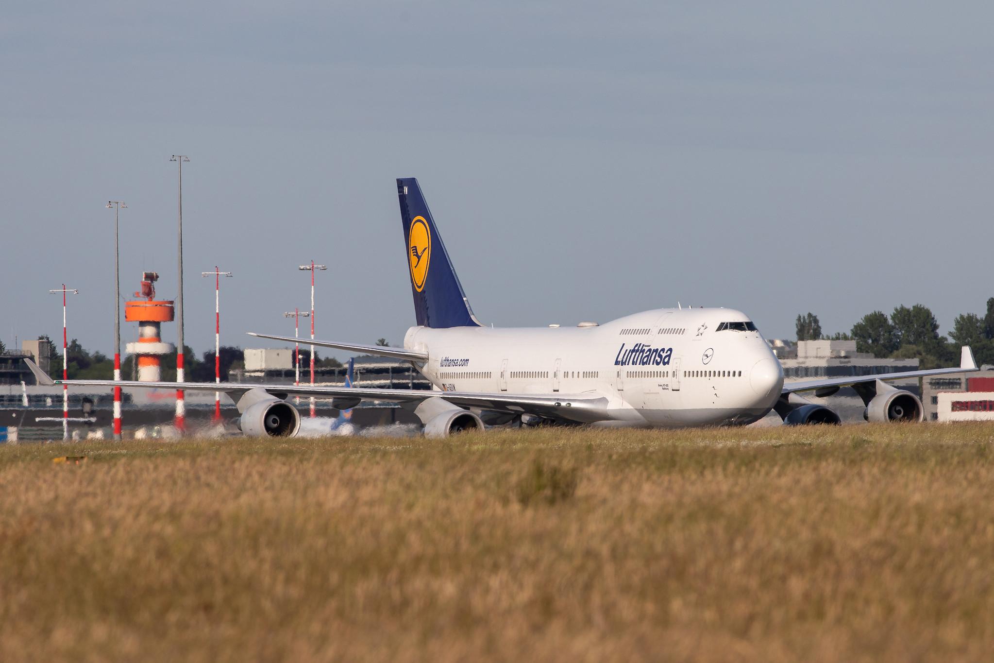 Hamburg Airport: Lufthansa (LH / DLH) |  Boeing 747-430 B744 | D-ABVW | MSN 29493