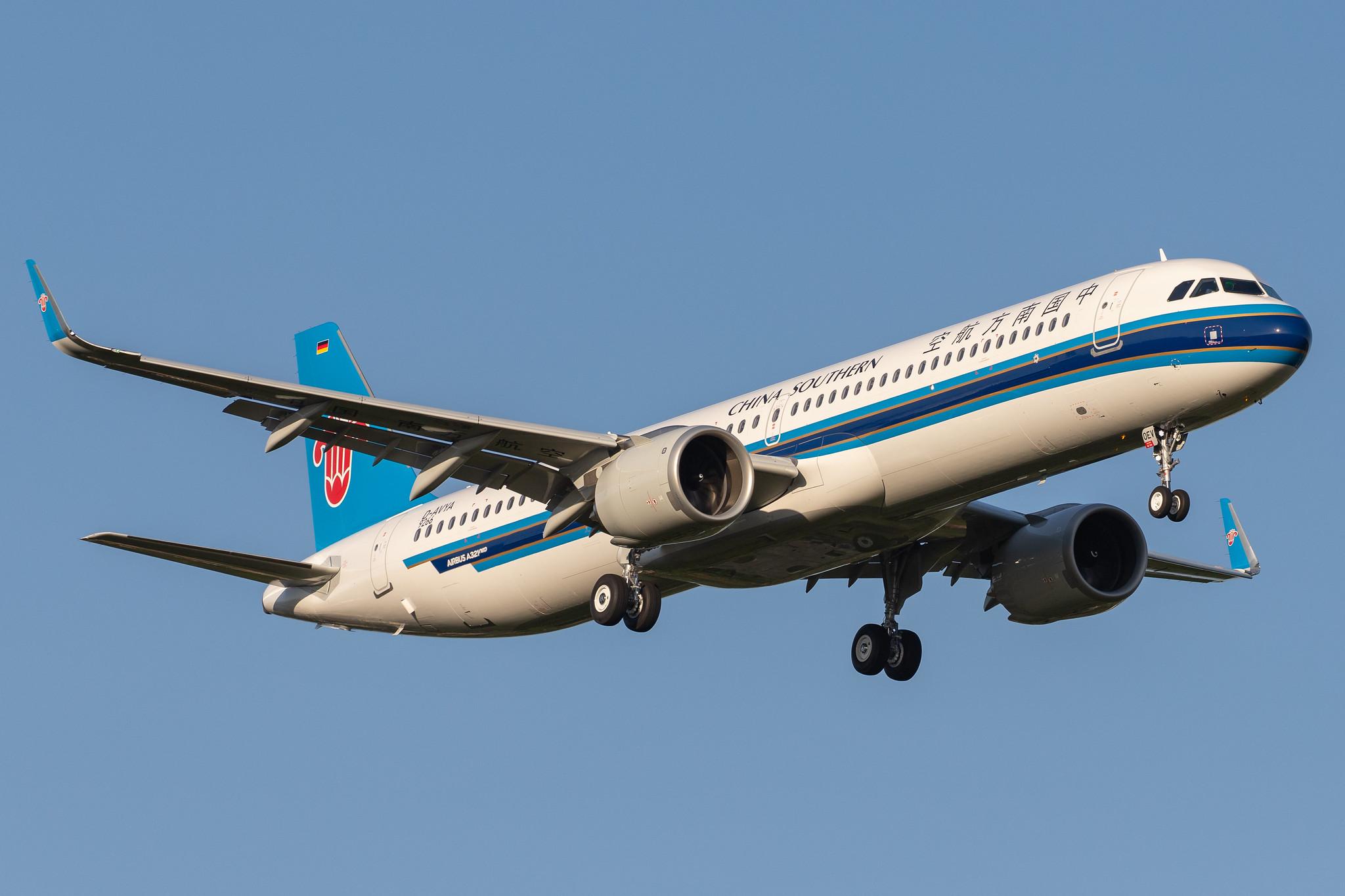Hamburg Airport: China Southern Airlines (CZ / CSN) |  Airbus A321-253NX A21N | D-AVYA | MSN 9266 (B-30EV)