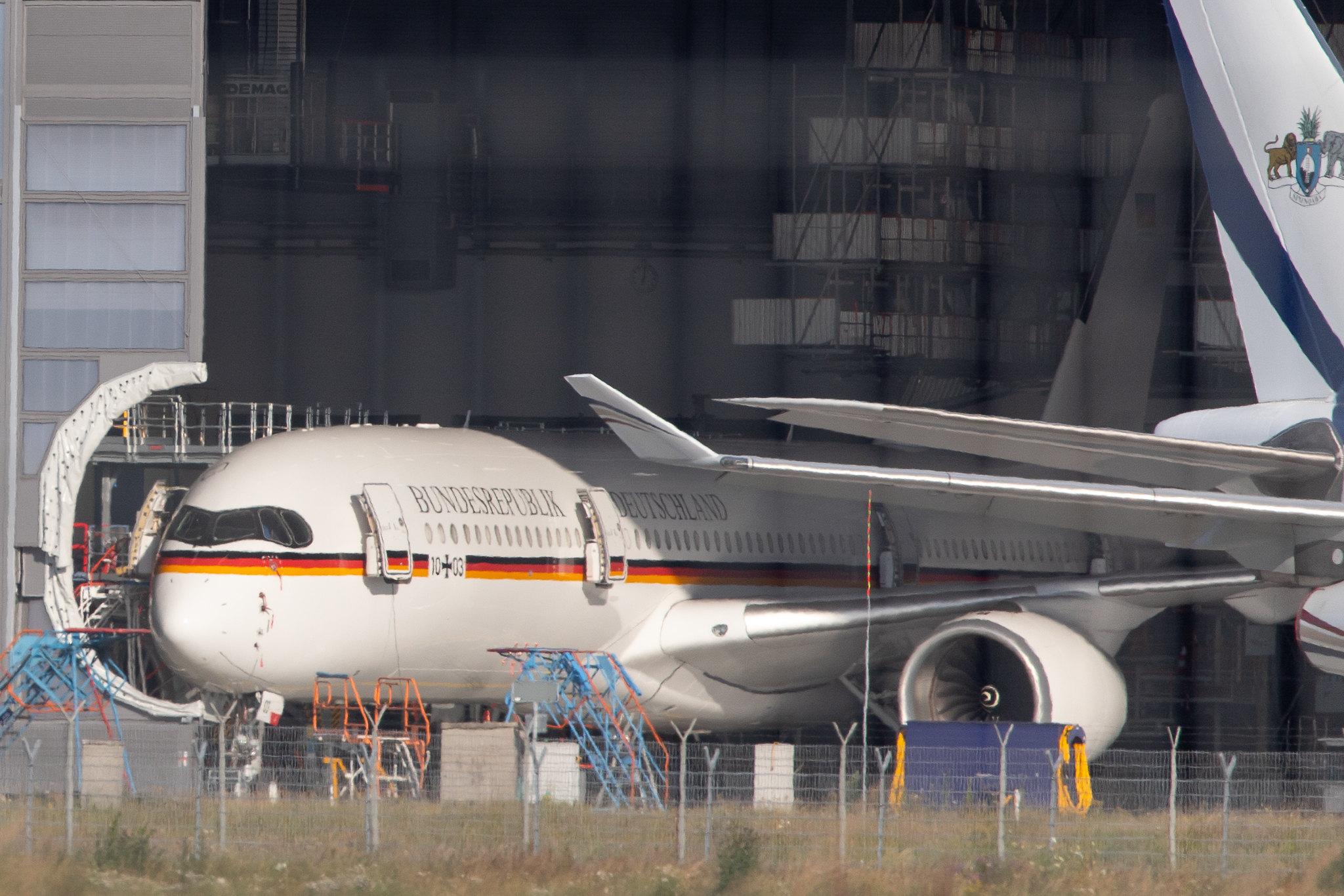 Hamburg Airport: German Air Force (/ GAF) |  Airbus A350-941 A359 | D-AGAF | MSN 416